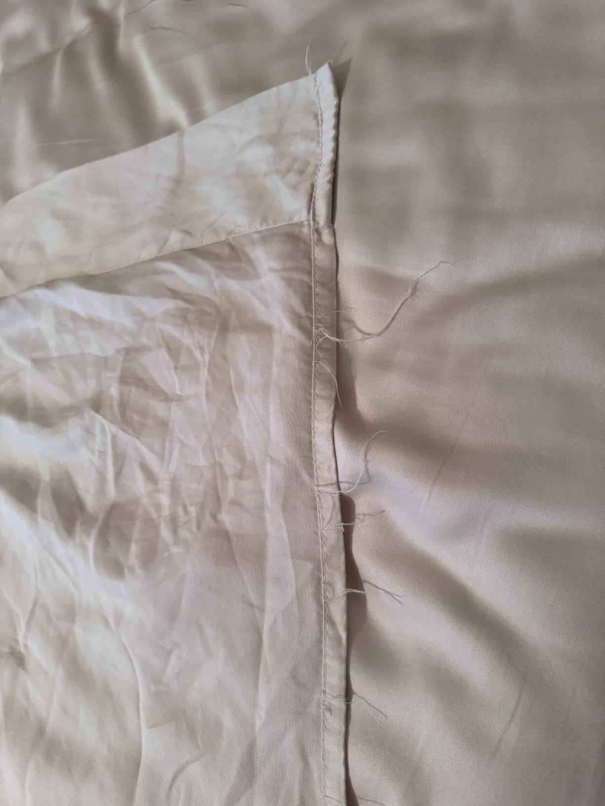 Love's cabin 4 Piece Queen Sheet Set, 100% Rayon Derived from Bamboo, Cooling & Breathable, Soft Silky Deep Pocket up to 16