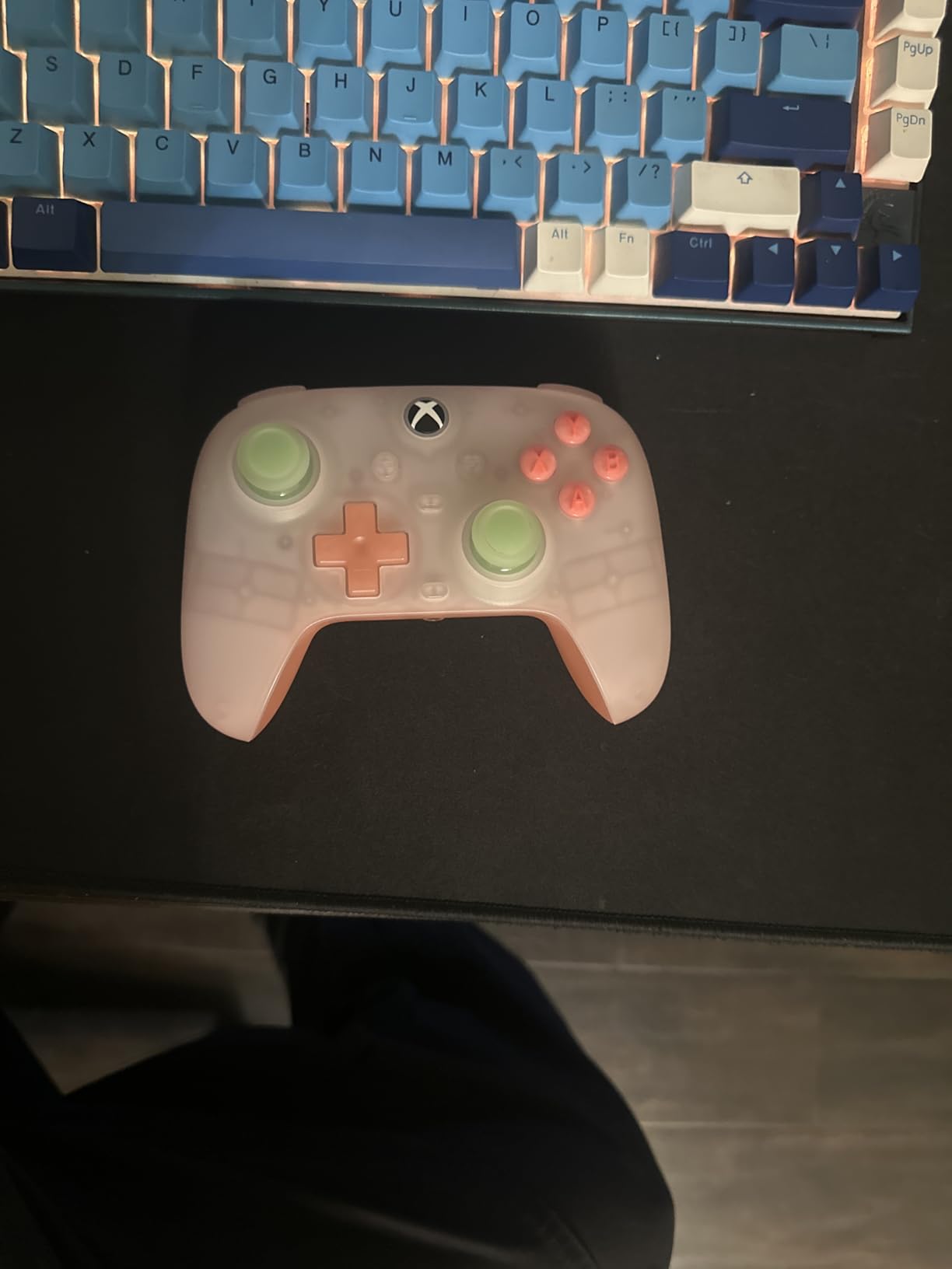 8BitDo Ultimate Mini Wired Controller for Xbox with RGB Lighting Fire Ring, Hall Effect Joysticks and Triggers, for Xbox Series X|S, Xbox One, Windows 10/11 - Officially Licensed (Translucent Green) customer photo 2