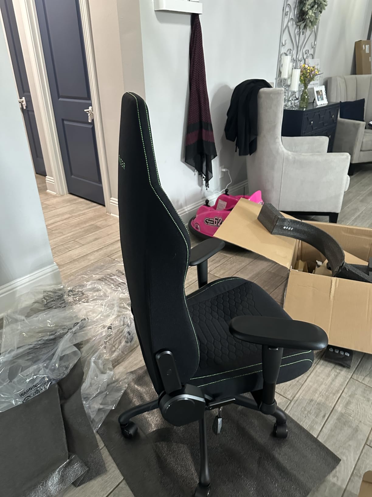 Razer Iskur V2 X Ergonomic Gaming Chair, Black customer photo 1