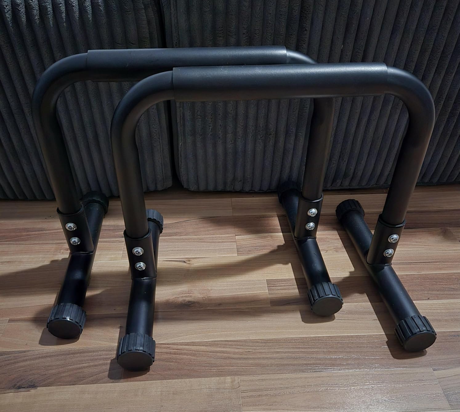 TABEKE Push Up Bar, 14'' High Steel Parallettes & Dip Bar with Full Coverage Foam Handle, Heavy-Duty Calisthenics Parallel Bars for L-Sit, Dips, Home Gym Strength Training Workout customer photo 1