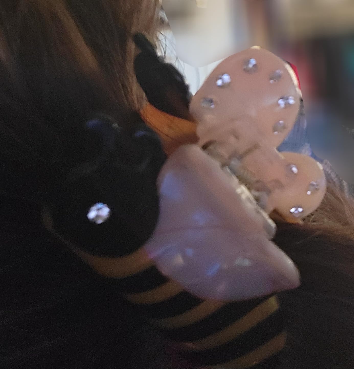 2 PCS Honeybee Hair Claw Clip Bee Hair Clip Cute Acetate Animal Headdress Fashion Anti-slip Bee Hairpin Funny Hair Accessories for Women Girls Styling Thick Hair Hairstyle Decoration(2 Sizes) customer photo 1