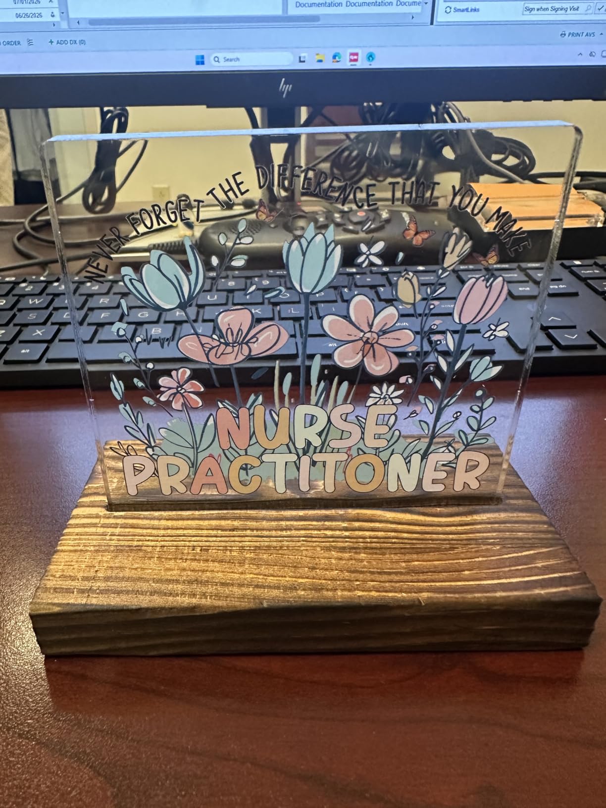 WINOESHE Acrylic Case Manager Desk Sign, 4x4 Inch, Positive Quotes, Tabletop Display, Easy to Clean customer photo 2