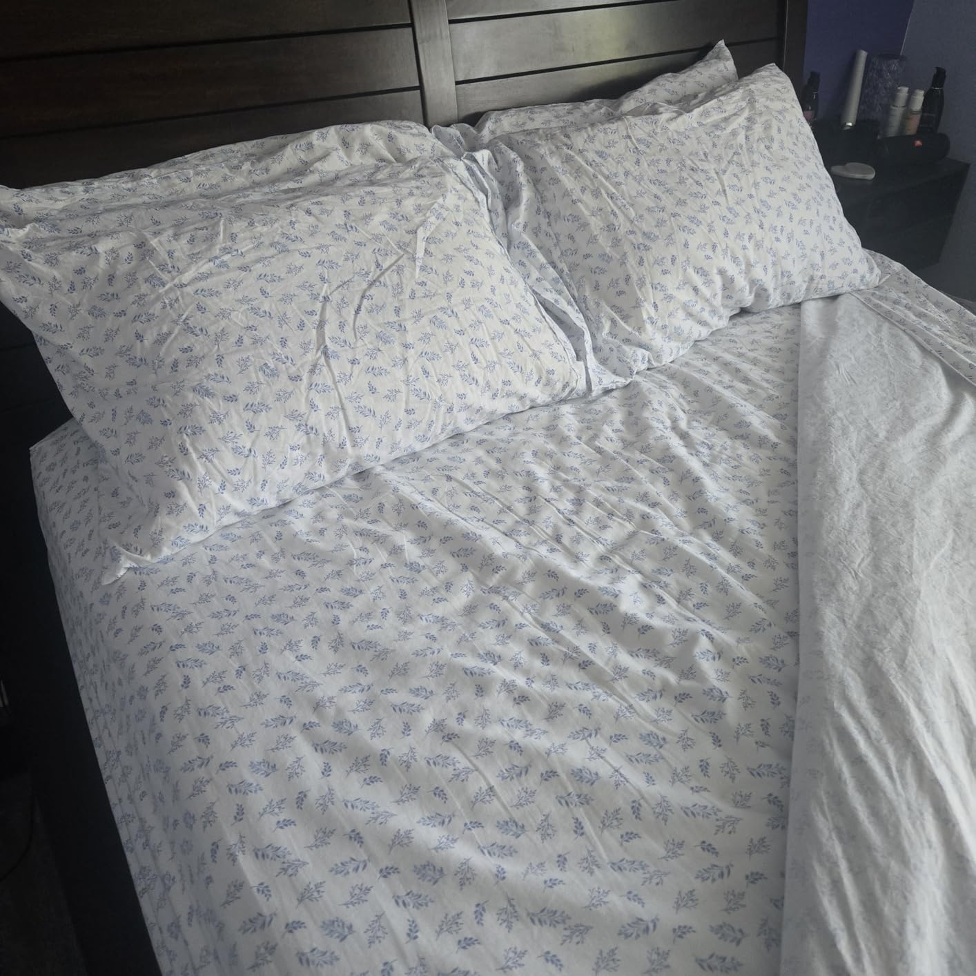 Casa Platino Queen Sheets Set –100% Cotton Queen Sheets with 4 Pillowcases, Lightweight Feel & Secure Fit, Crisp & Breathable Percale Weave with 15