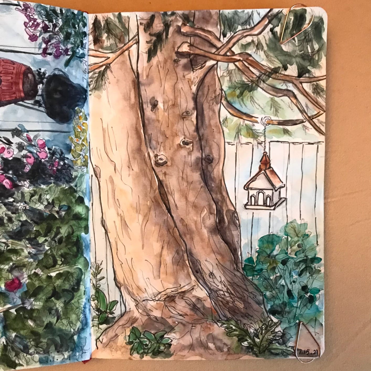 Leda Art Supply Pocket Landscape-Shaped Sketchbook, 5.5 inches x 3.3 inches, Lays Flat Flexible Sketch Book for Artists, Ideal for Ink, Water Color, Pen, Pencils, Size: Small Landscape customer photo 2