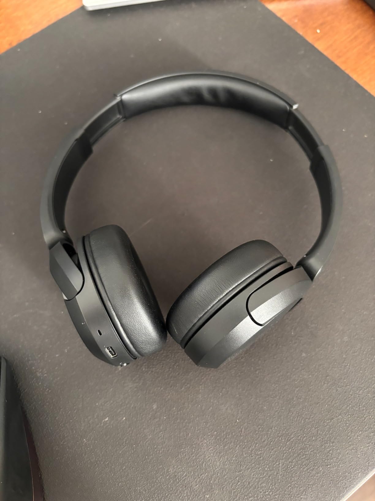 Sony WH-CH520 Wireless On-Ear Bluetooth Headphones with Microphone, Pink customer photo 2
