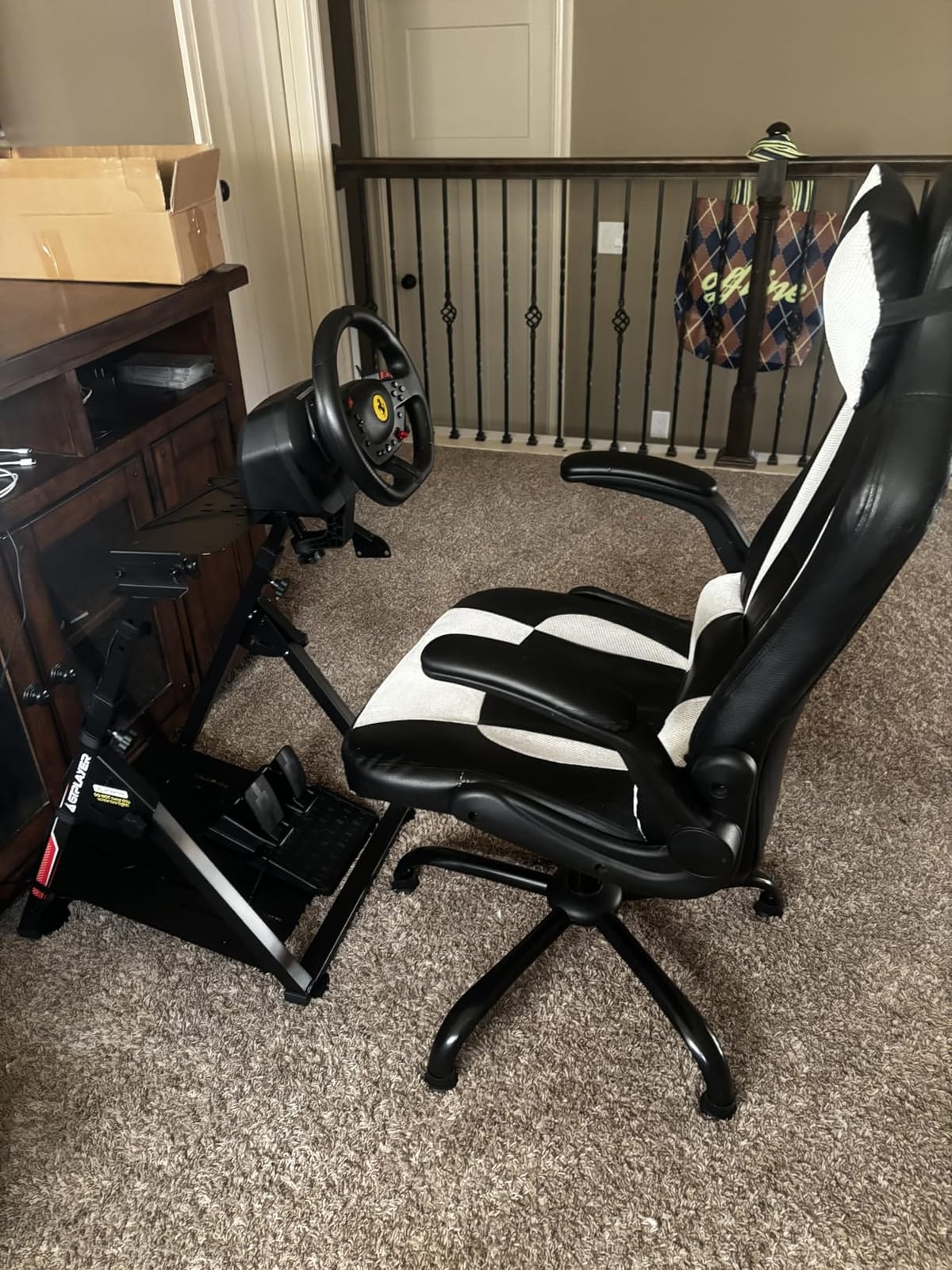 Thrustmaster T98 Ferrari 296 GTB - Racing Wheel and Pedal Set - PS5 & PC customer photo 2