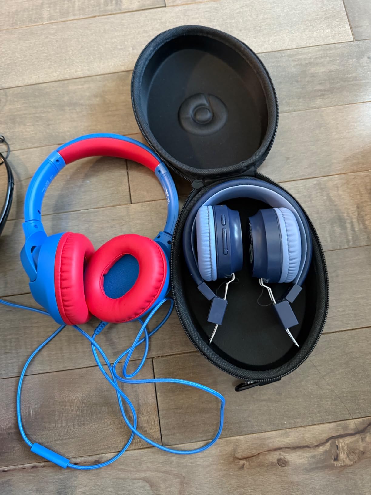 Kids Headphones Wired for School, 3.5mm Safe Volume Limited with Mic, Navy customer photo 1