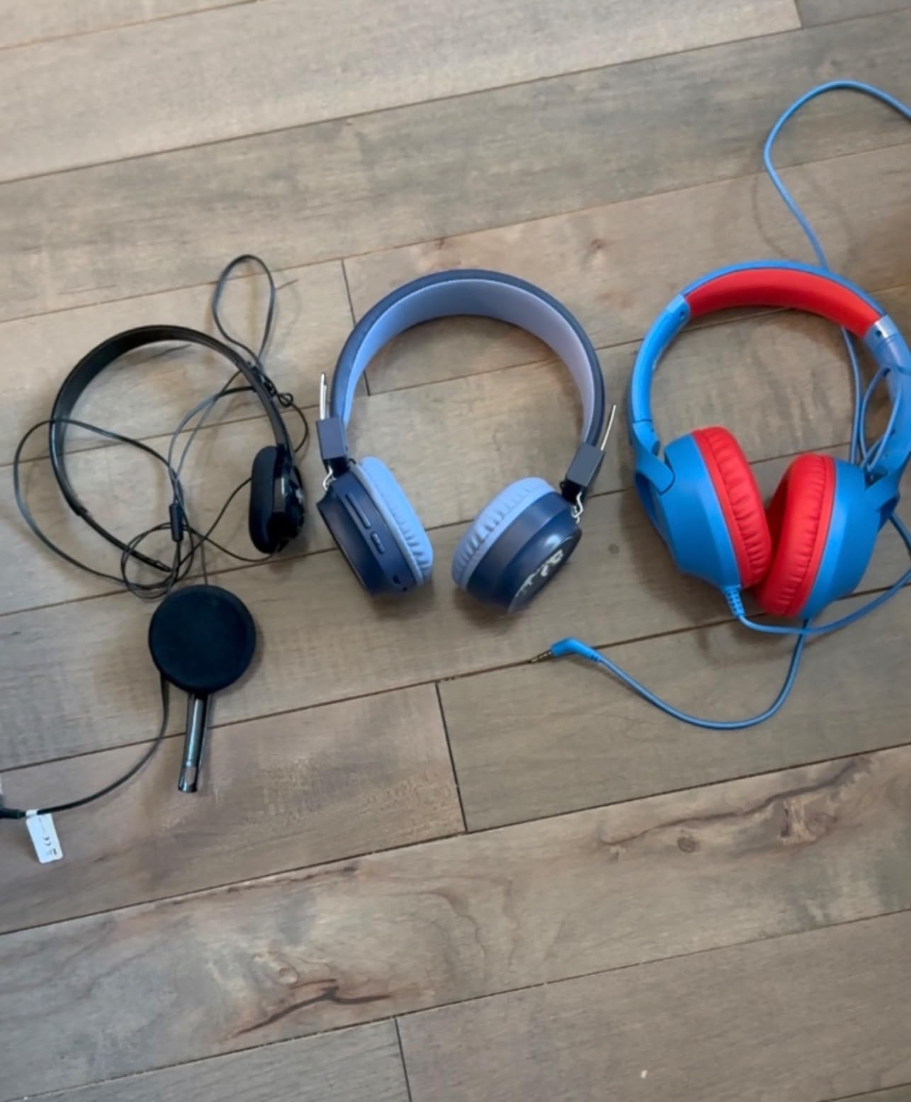 Kids Headphones Wired for School, 3.5mm Safe Volume Limited with Mic, Navy customer photo 2