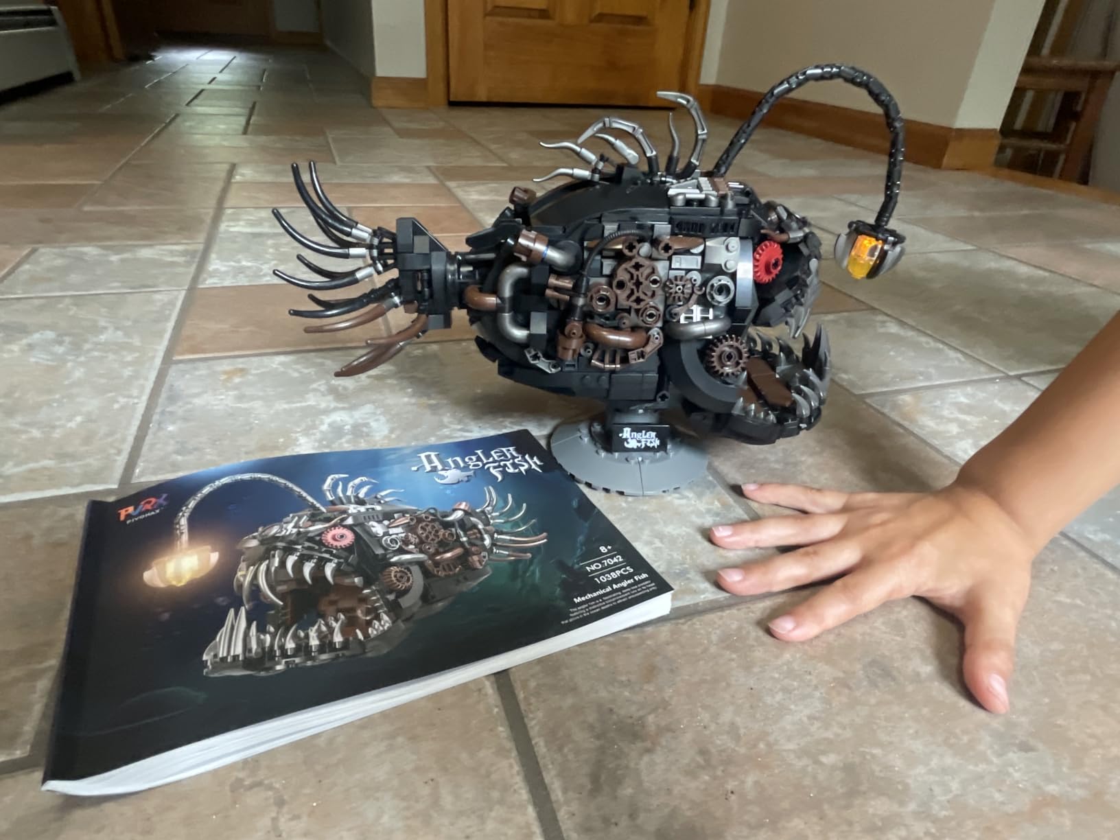 Mechanical Angler Fish Building Block Set for Kids & Adults- STEM Toys for Boys & Girls 8-14+, Deep Sea Ocean Creature Kit, Home/Office Decor with Light, Great Birthday Gift (1038+Pieces) customer photo 1