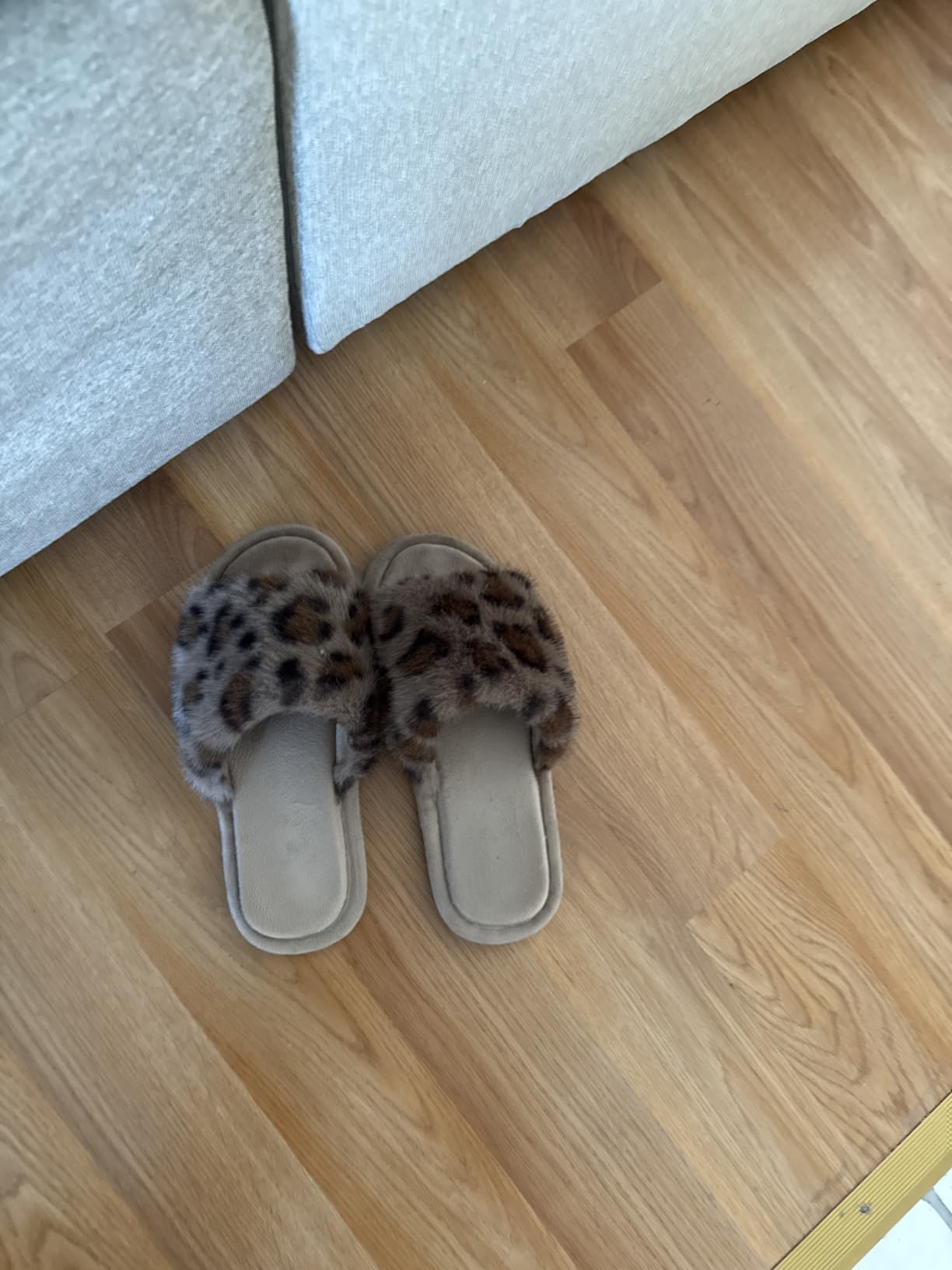 GOEWY Women's Fuzzy Open-Toe House Slippers with Memory Foam - Leopard Print customer photo 2