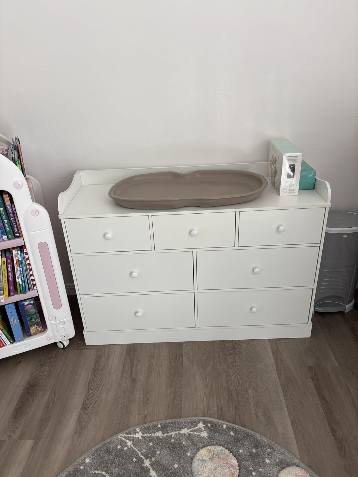 Vabches Kids Dresser Cabinet with 7 Drawers, Changing Table for Nursery, White Chest of Drawers, Baby Dresser, Kids Bedroom Furniture, Nightstand for Child’s Room, White customer photo 2