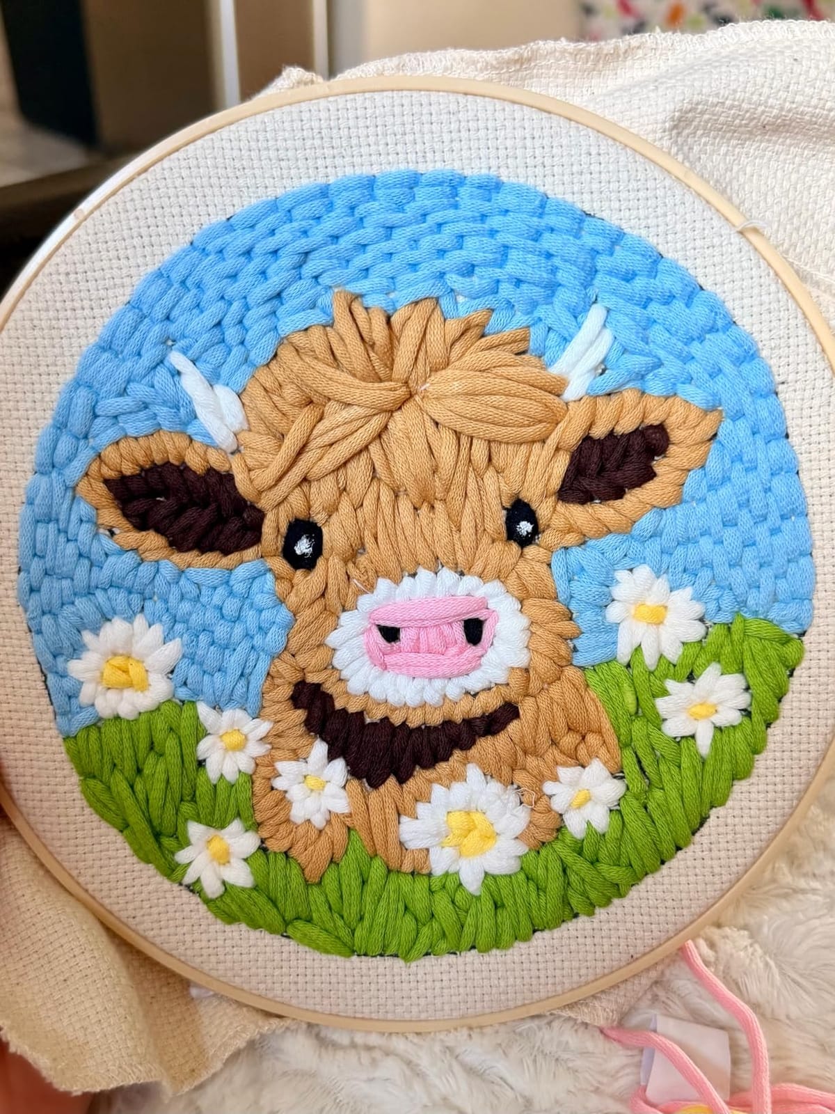 CYANFOUR Punch Needle Kit for Beginners, Highland Cow Punch Needle Kits | Craft Kits for Adults with 2 Pre-Printed Fabrics, Embroidery Hoop, Threads, DIY Gift and Home Decor 20 * 20cm customer photo 1