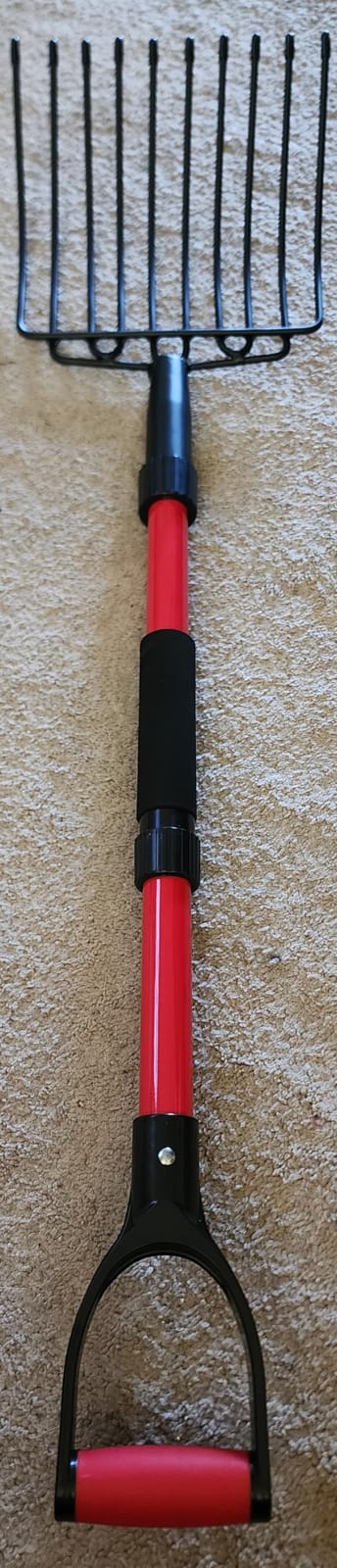 COSITA Pitch Fork for Garden, Wide Pitchfork with 10 Metal Tines, Heavy Duty Garden Fork with Fiberglass Handle 44-Inches, Chicken Coop Pitchforks for Manure, Mulching, Composting, Red customer photo 2