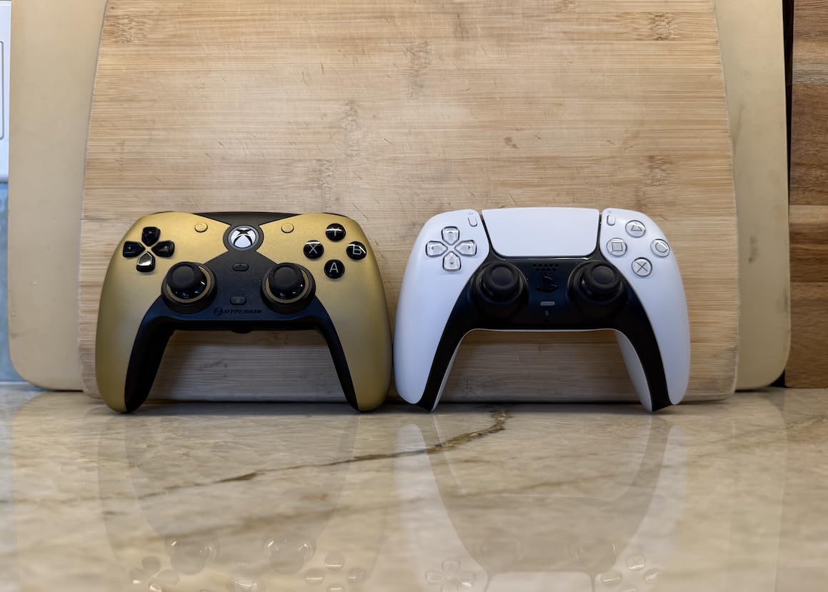 Hyperkin The Competitor Wired Controller for XBOX Series X|S, XBOX One & PC with Hall Effect Joysticks & Impulse Triggers, Symmetrical Layout & Precision D-Pad - Officially Licensed XBOX - White customer photo 2