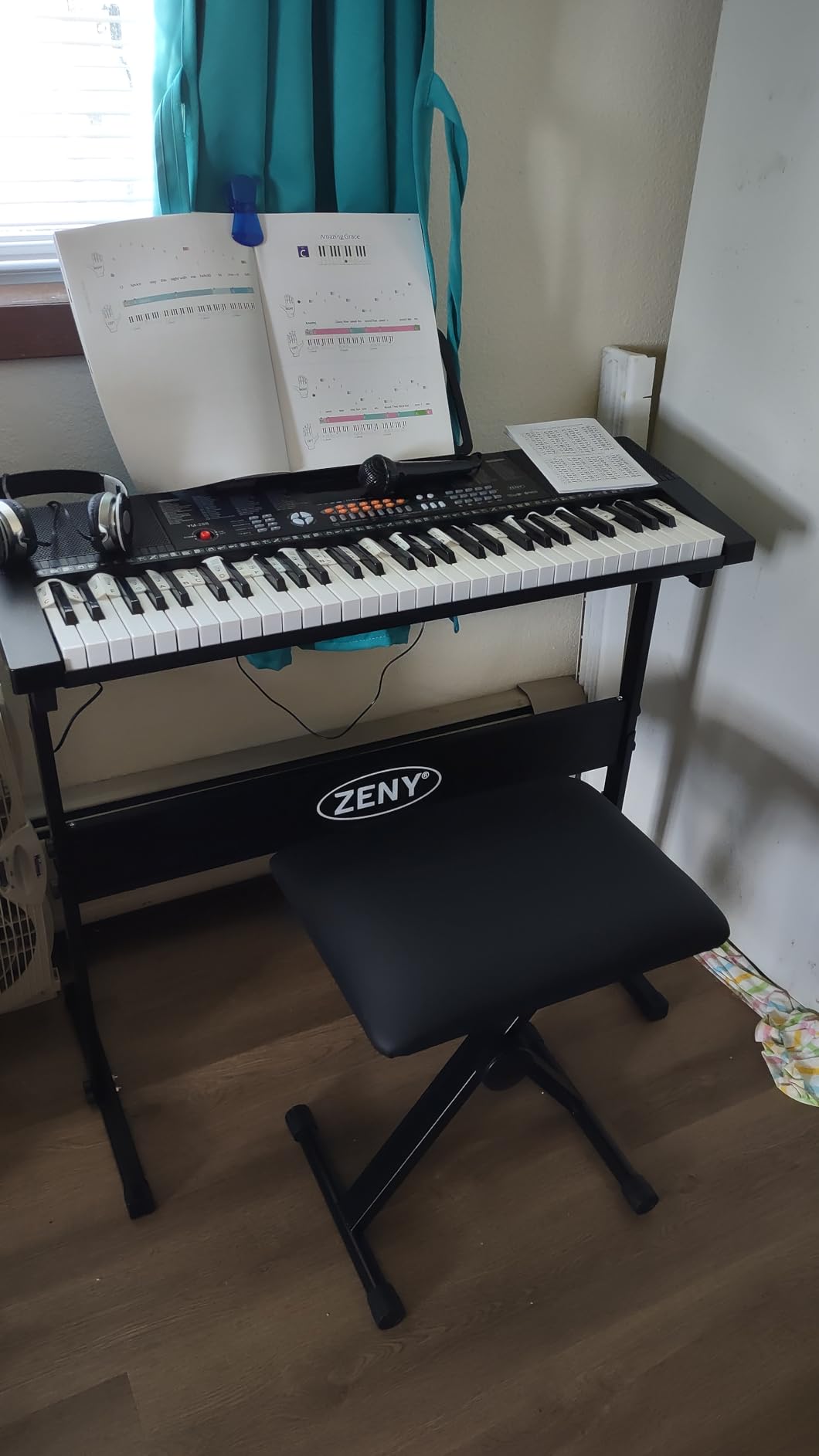 ZENY 61-Key Portable Electric Keyboard Piano with Built In Speakers, LED Screen, Headphones, Microphone, Piano Stand, Music Sheet Stand and Stool (Pink) customer photo 2