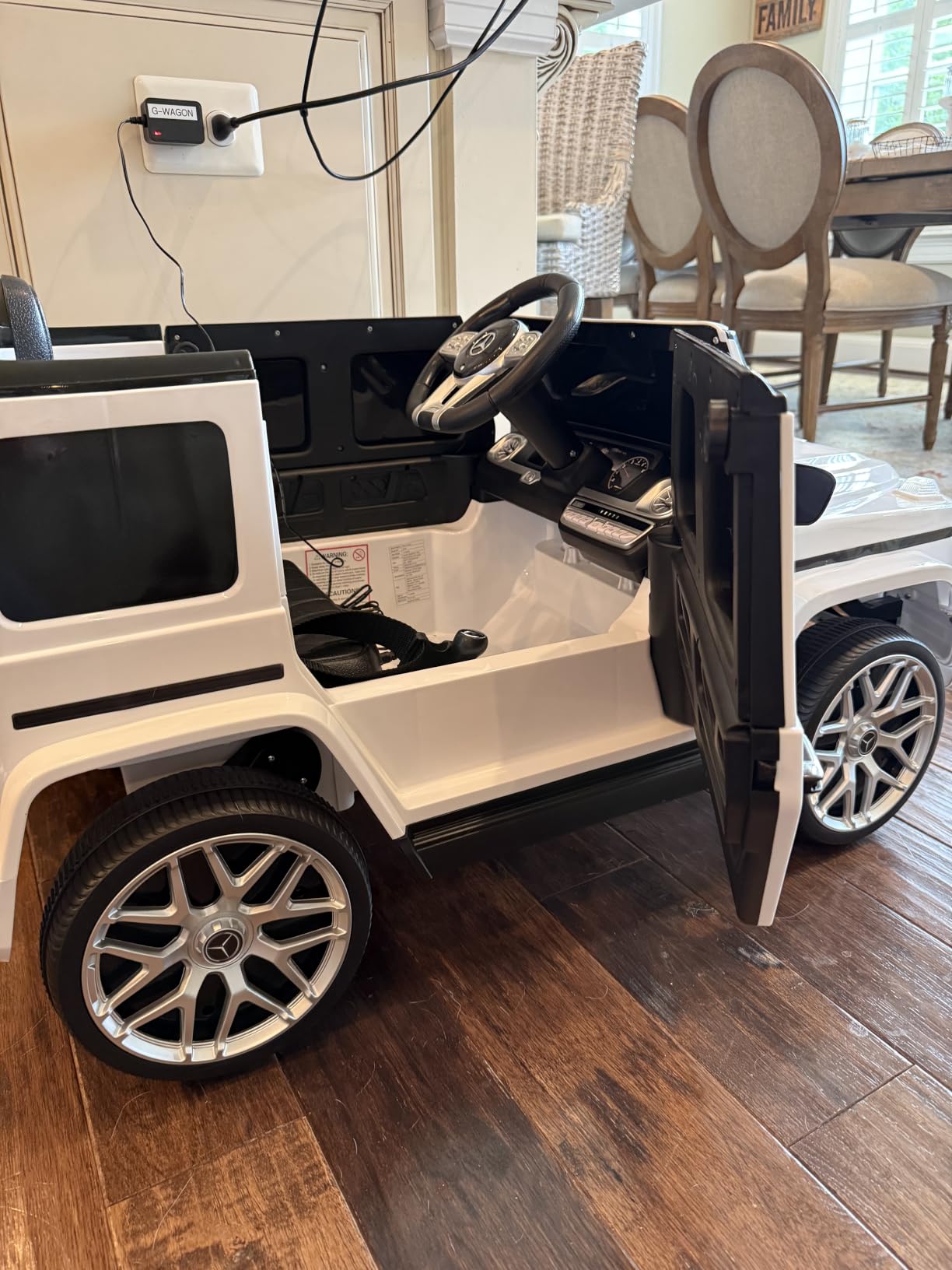 ELEMARA Licensed Mercedes-Benz AMG G63 Ride on Toys,Electric Car for Kids W/Parents Control,Electric Powered G Wagon Ride On Truck Toy,Low Battery Prompt,Bluetooth,Flickering Lights/LED Lights, White customer photo 2