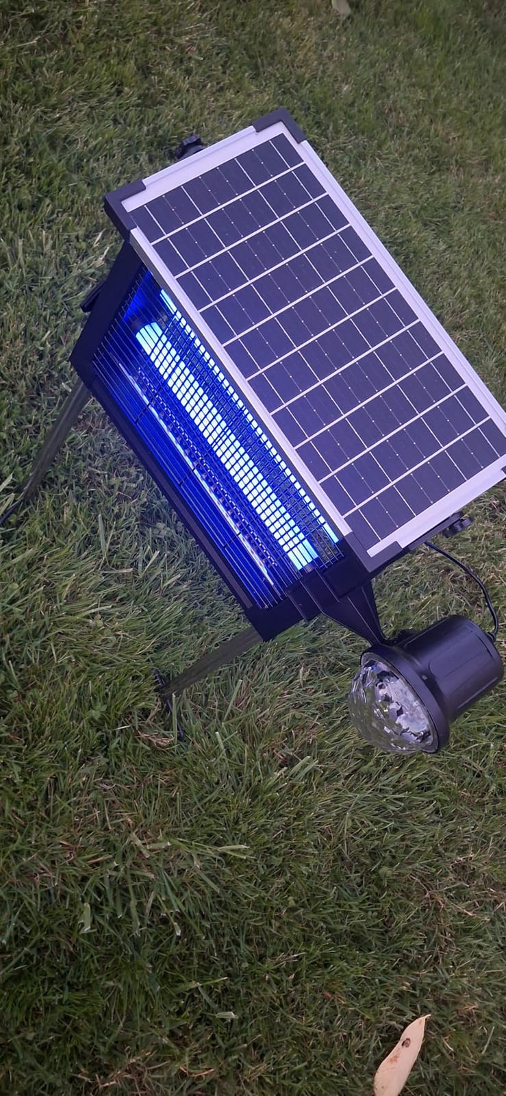 2‑in‑1 Solar Bug Zapper Outdoor, Electric Mosquito Killer Insect Trap customer photo 1