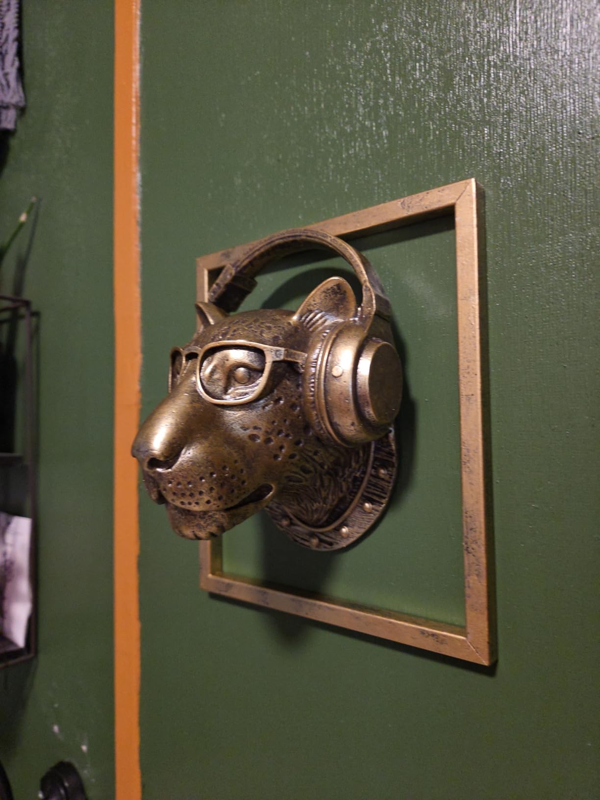 JJALIGHTS Exquisite Resin Animal Head Wall Sculpture (Gift Metal Frame) - Imitation Copper Vintage Decor for Living Room, Bedroom & Office | Decorative Wall Hanging Art (Alligator) customer photo 2