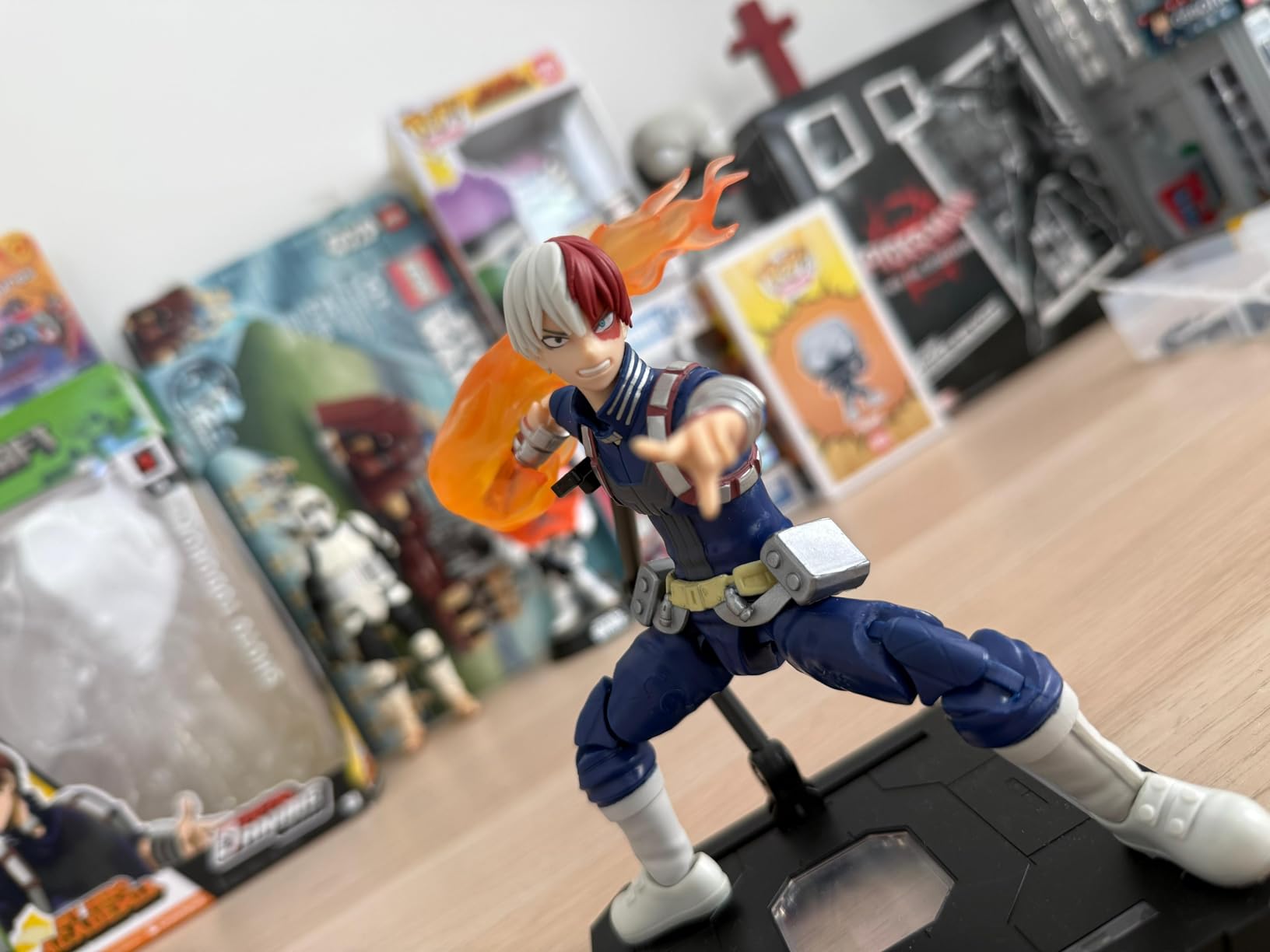 Izuku Midoriya - 6.5-Inch Figure with Swappable Faceplates, Alternate Hands, Removable Backpack, and Energy Effects customer photo 1