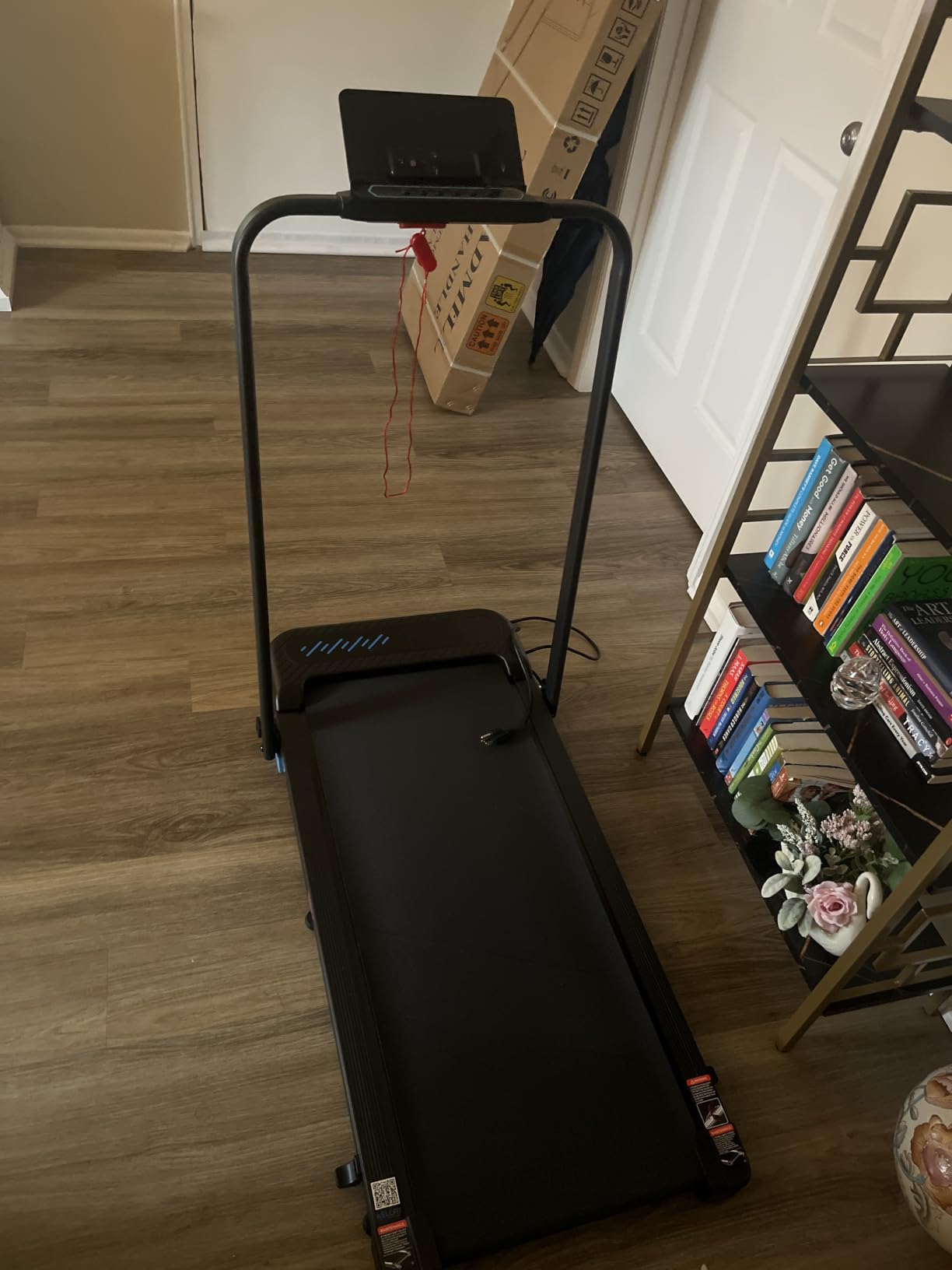 WELLFIT Folding Treadmill for Home, Walking Pad with Incline and Handle Bar customer photo 1
