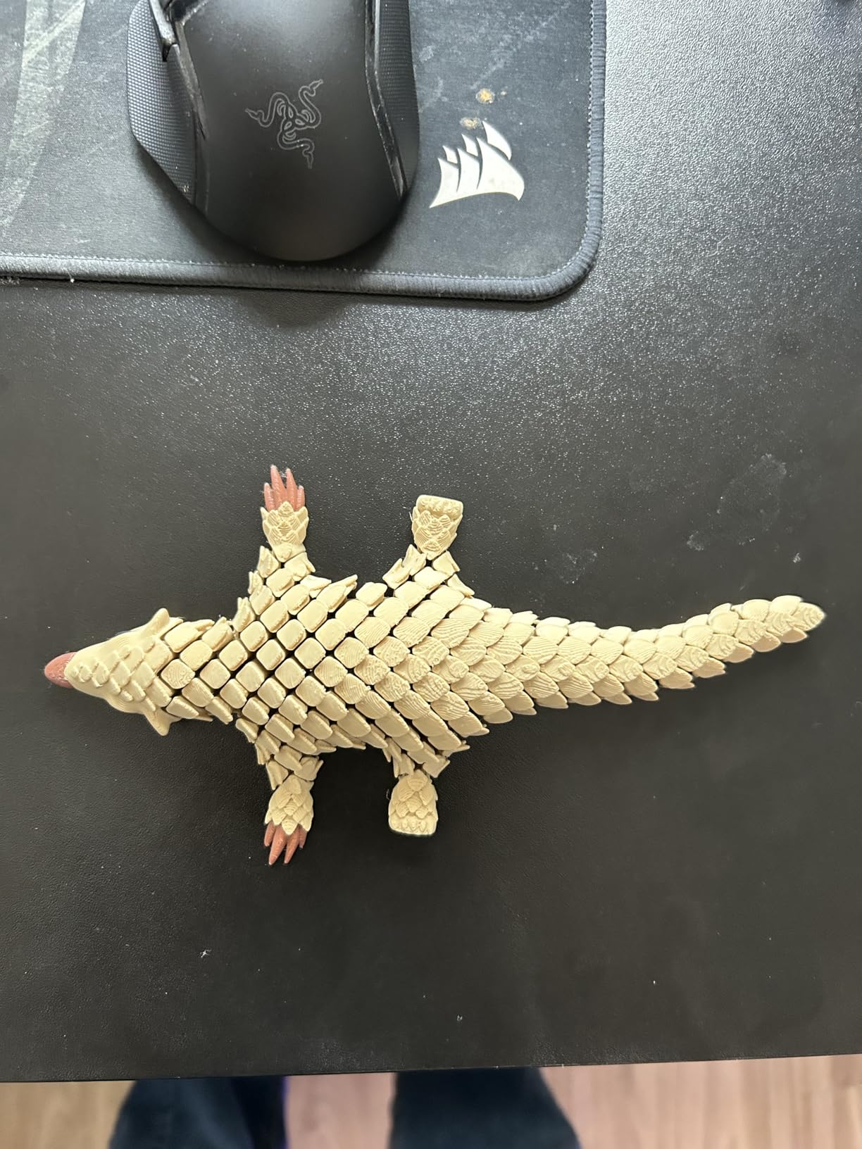 Yipintang 3D Printed Pangolin Desk Decor, 8.3 inch Reinforced Articulated Figure, Heavy-Duty Strong Joints, Poseable Scaled Collectible for Office Desk & Shelf Display customer photo 1