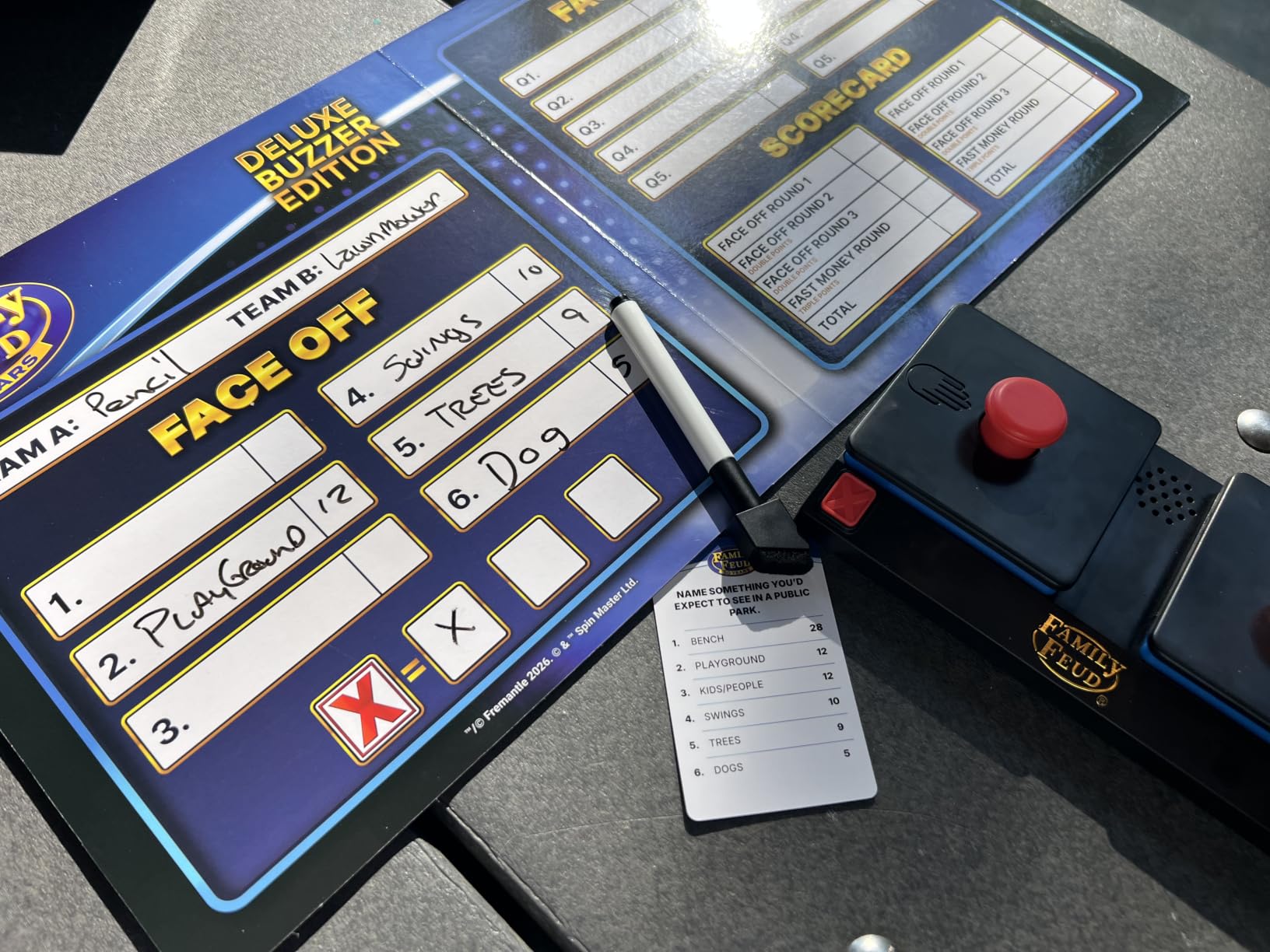 Spin Master Games Family Feud: Deluxe Buzzer Edition Board Game | Survey Says Fun, Guess The Most Popular Answers, Features Buzzer with Lights & Sounds, For 3 or More Players, Ages 8 & Up customer photo 1