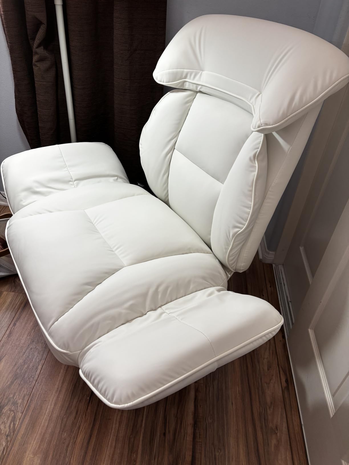 Dowinx Cross Legged Office Chair with Pivoting Armrests,Criss Cross Chair with Pocket Spring Seat & Back,Reclining Computer Gaming Chair with Footrest and Metal Base (Cream) customer photo 1