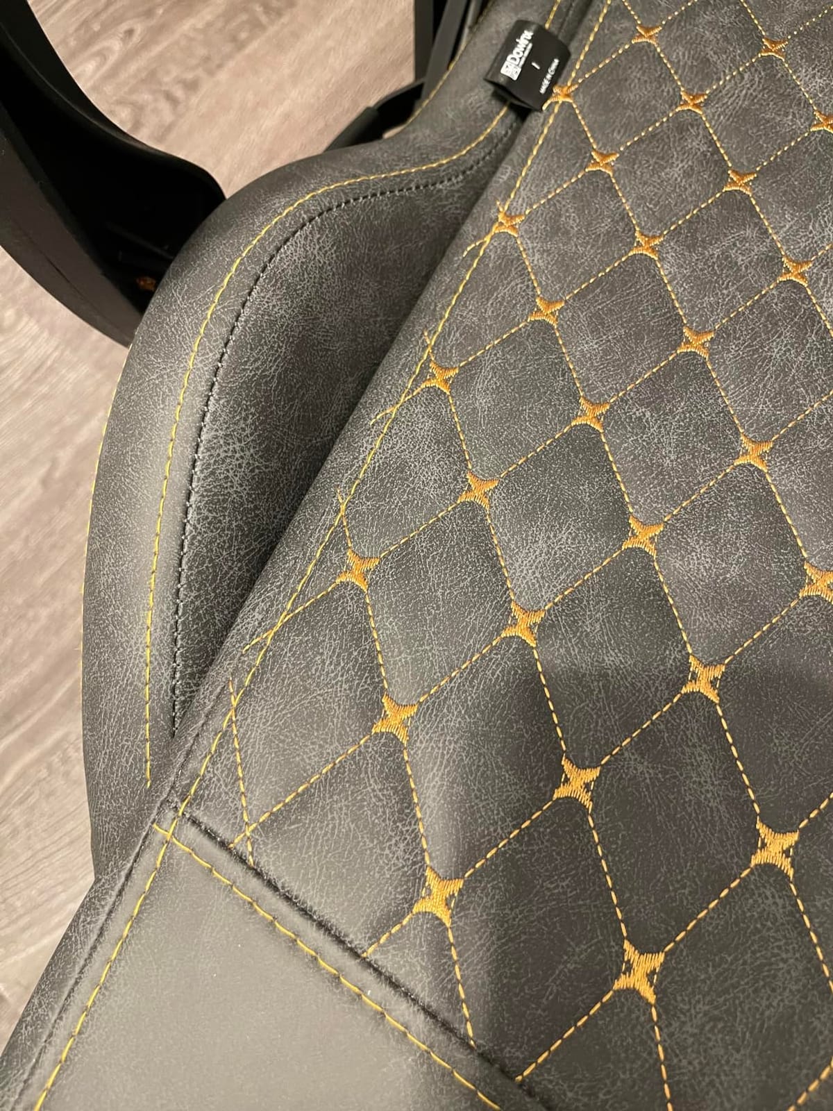 Dowinx Big and Tall Gaming Chair 400LBS, Ergonomic Computer Chair with Massage Lumbar Support & Footrest, High Back Comfortable Office & Gaming Chair with 4D Armrests, PU Leather, Black customer photo 2