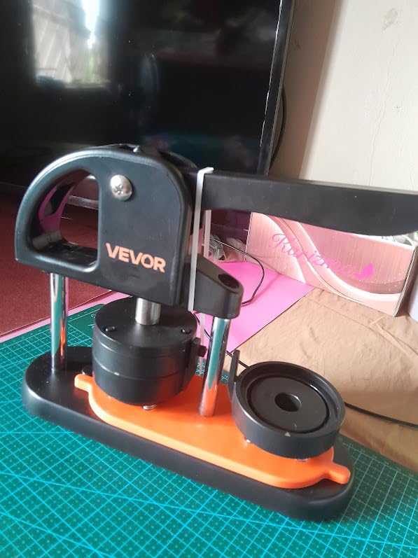 VEVOR Button Maker Machine, 2.25in/58mm Plastic Pin Maker with 100pcs Button Parts, Mr. Panda Magic Book, Circle Cutter and Hex Wrenches, Reinforced Ergonomic Handle, for DIY Badges, Personalized Pins customer photo 2