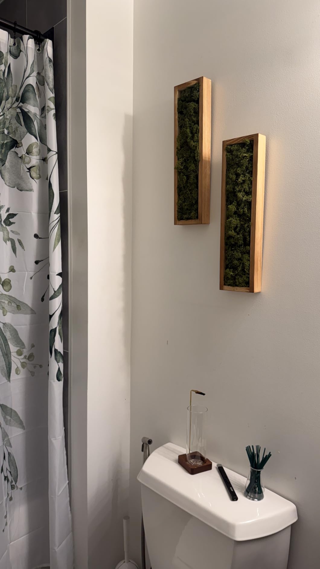 Mokof Preserved Moss Wall Art Decor, Moss Green, 17.3in, 4 Pack customer photo 2