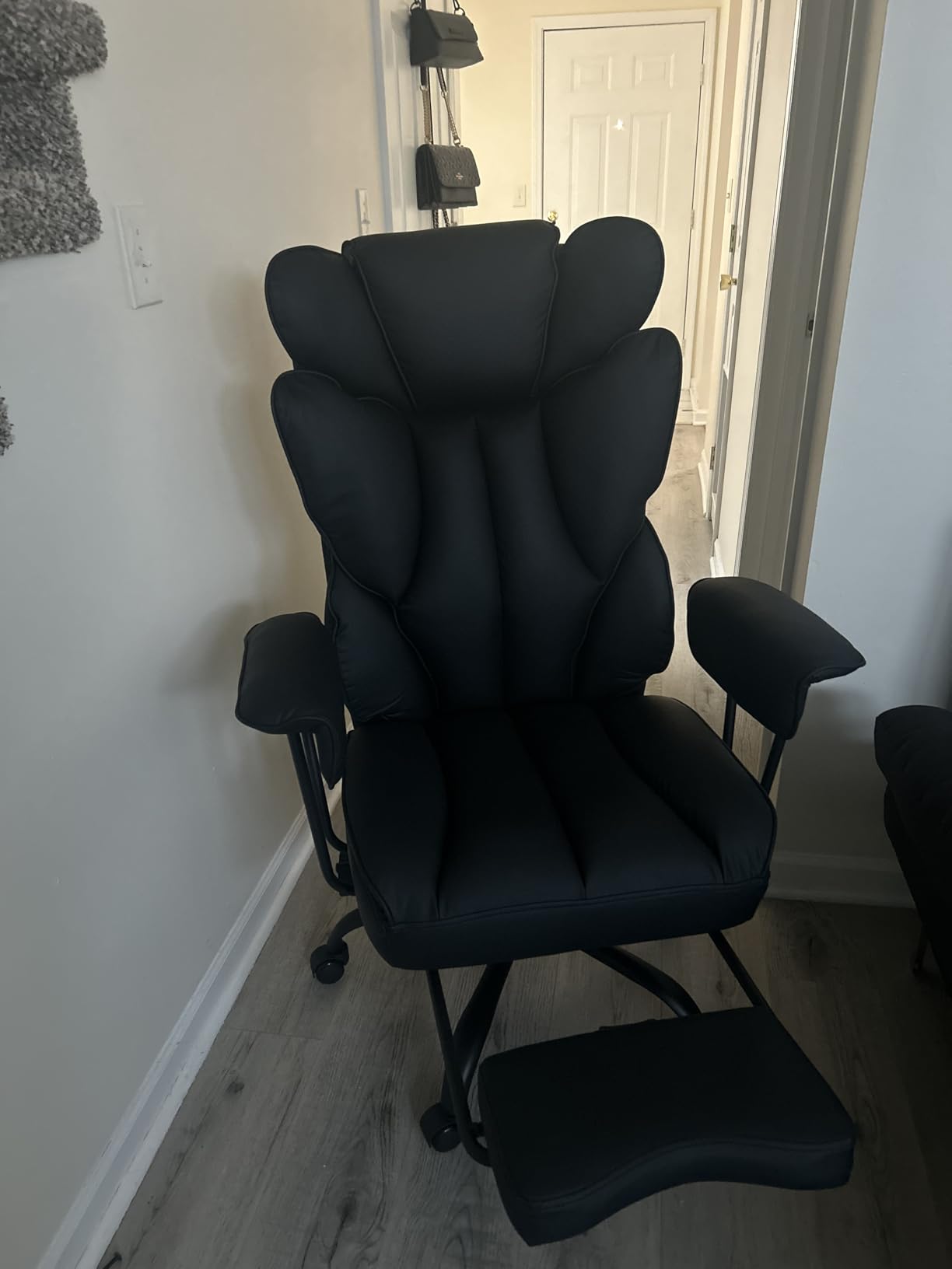amseatec Big and Tall Office Chair, Reclining Executive Chair with Footrest customer photo 1