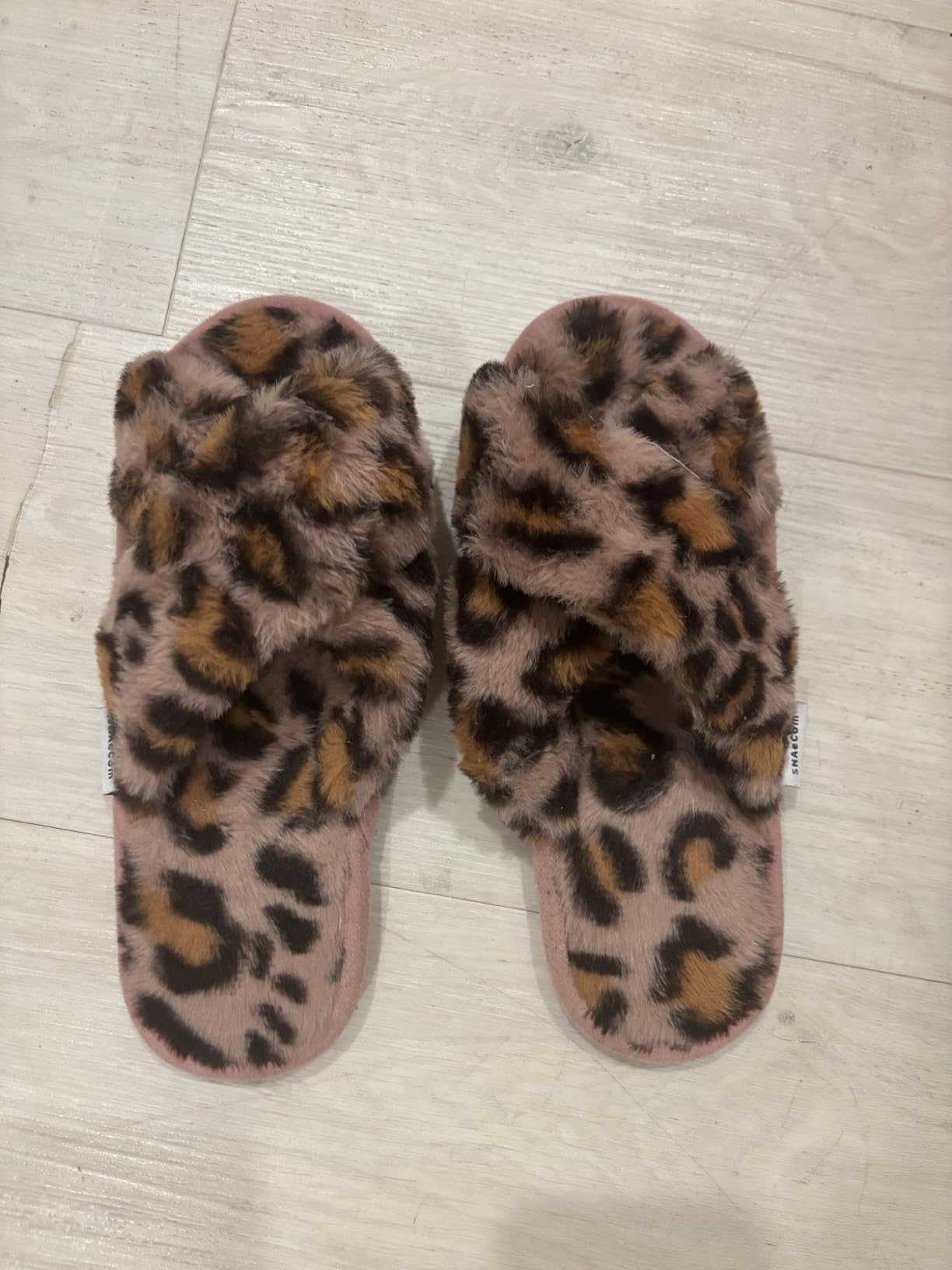 Women's Fuzzy Leopard Print Slippers, Soft Fur Open Toe House Slides with Memory Foam Cushion, Cozy Indoor Bedroom Sandals with Anti-Slip Sole customer photo 2