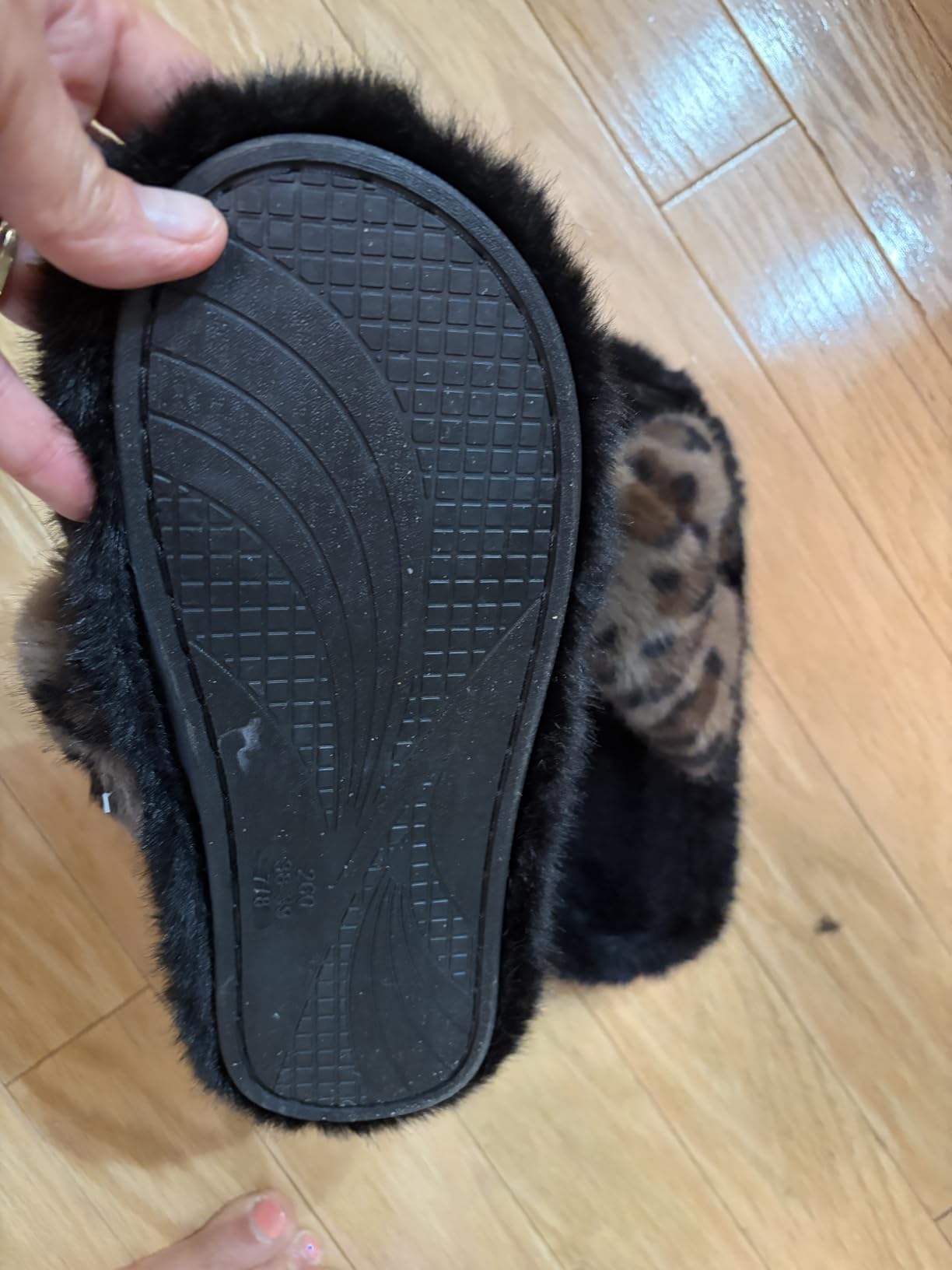 Women's Leopard Cross Band Fuzzy Slippers Open Toe Memory Foam House Shoes Indoor Outdoor Non Slip House Slides customer photo 1