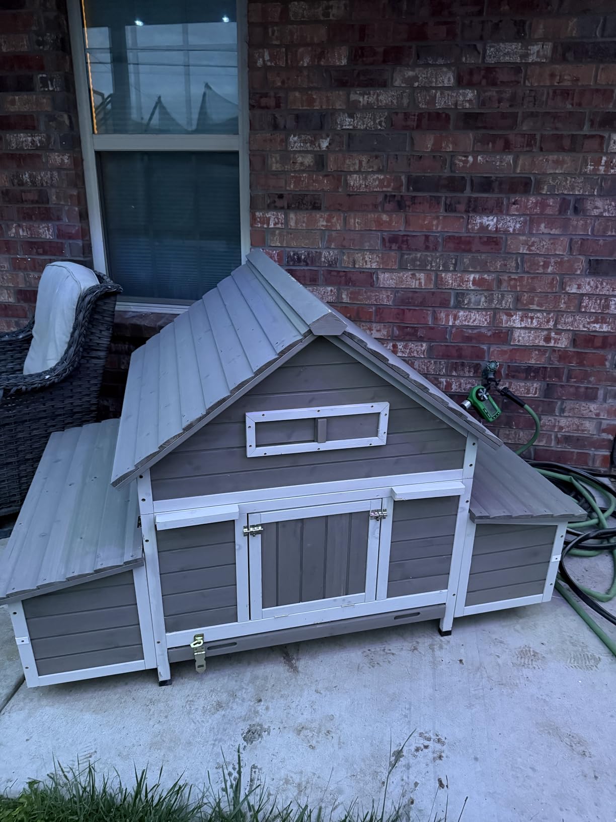 Large Chicken Coop with Wheels, Outdoor Hen House Tractor for 3-6 Chickens customer photo 2