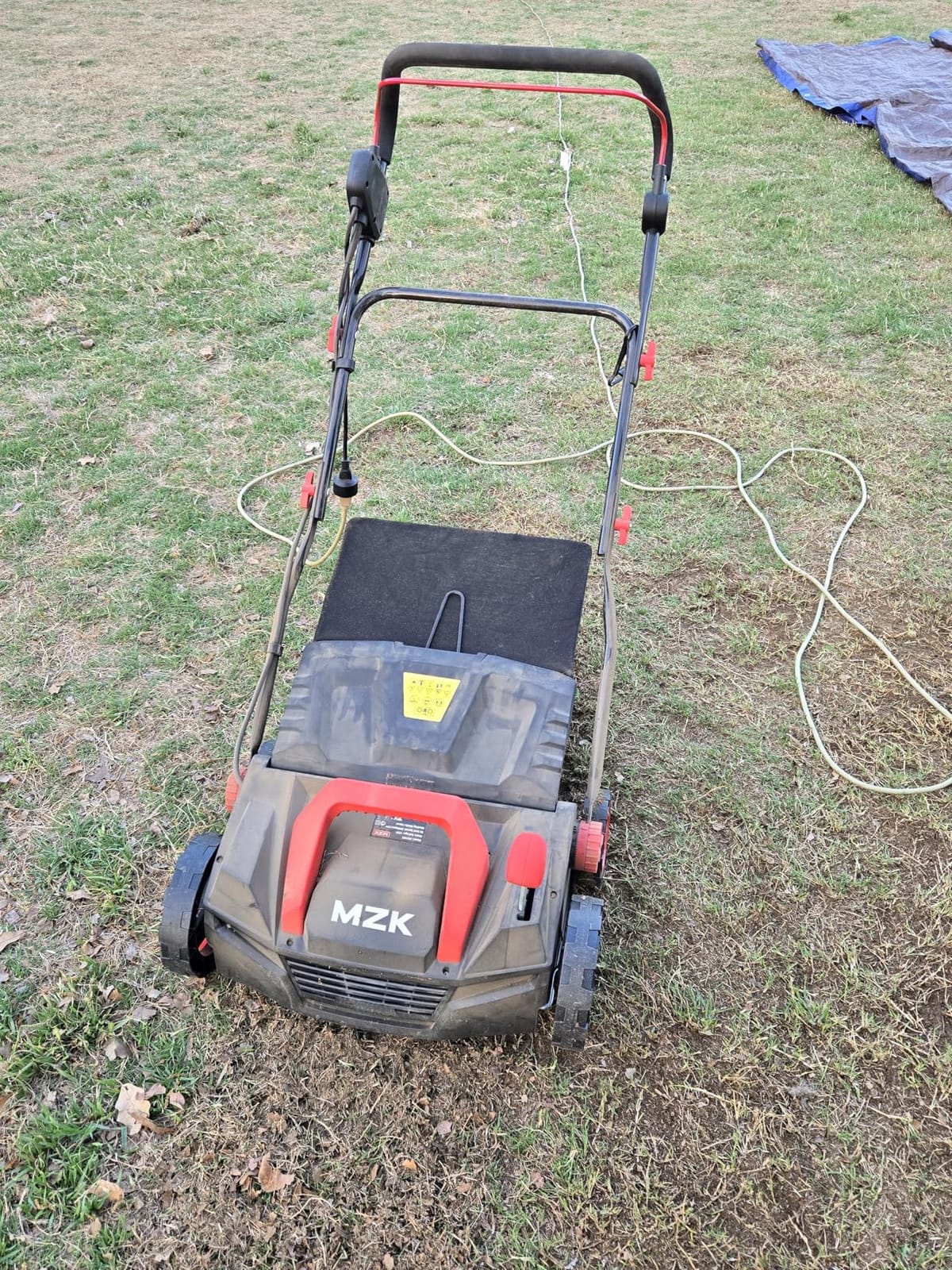 MZK Lawn Dethatcher Electric Scarifier with Bag,15In(RED) customer photo 1