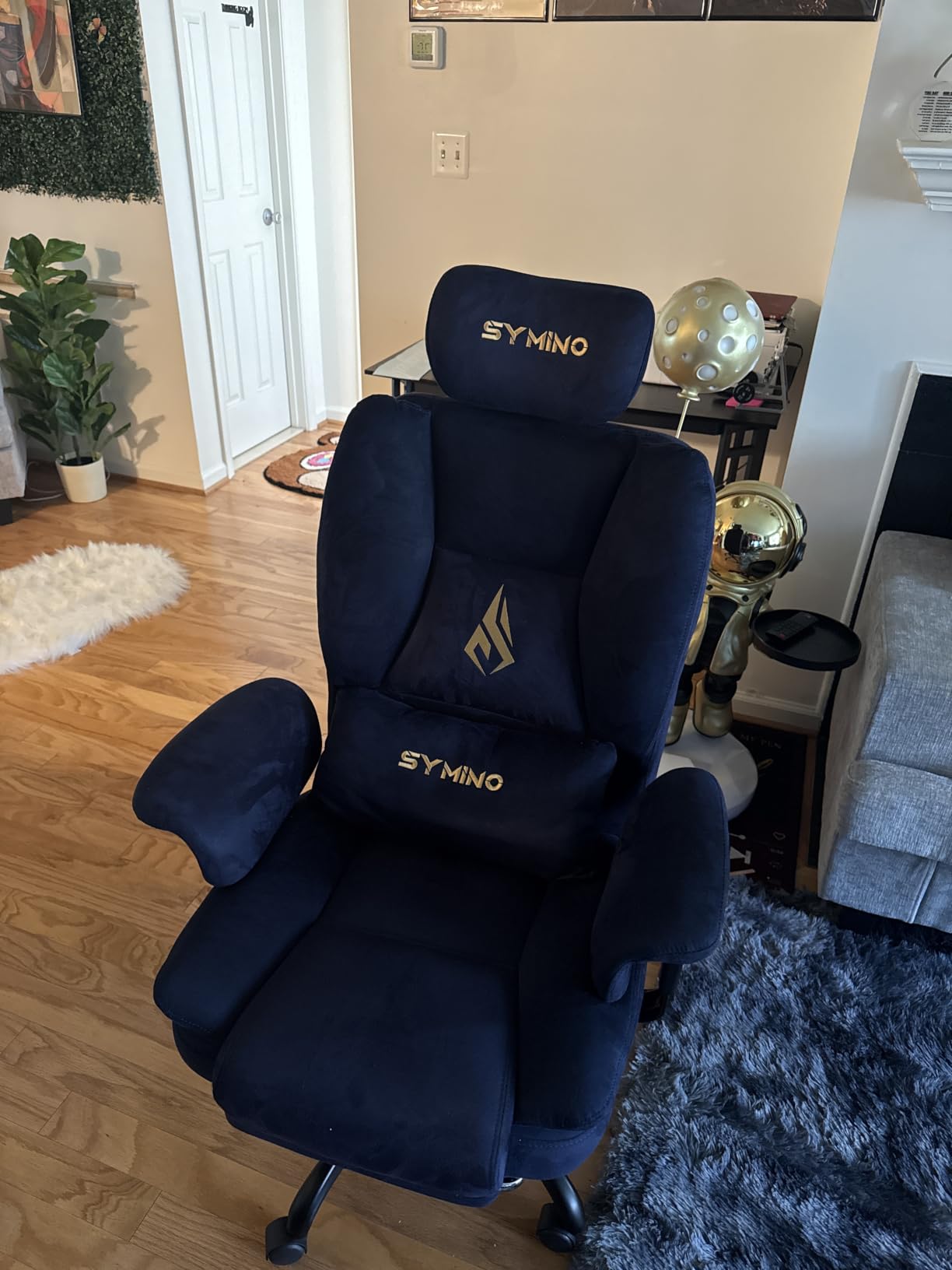 Symino Ergonomic Gaming Chair with Footrest & 164° Recline customer photo 2