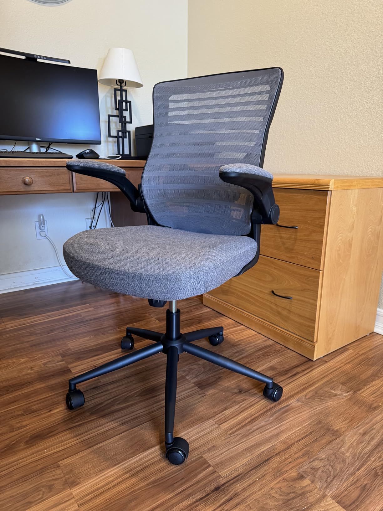 Office Desk Chair for Long Hours & Lower Back Pain Relief – 4“ Thick Molded Foam Cushion, Enhanced Lumbar Support, Padded Flip-up Armrests, Ideal for Office or Study, Black customer photo 1
