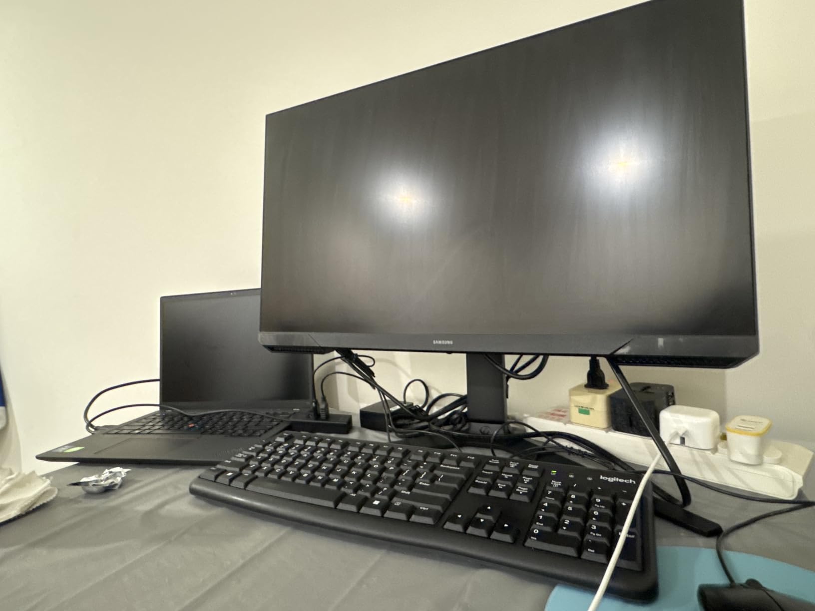 DUMOS 32 Inch Small Computer Desk, Gaming Desks for Home Office Bedroom customer photo 1