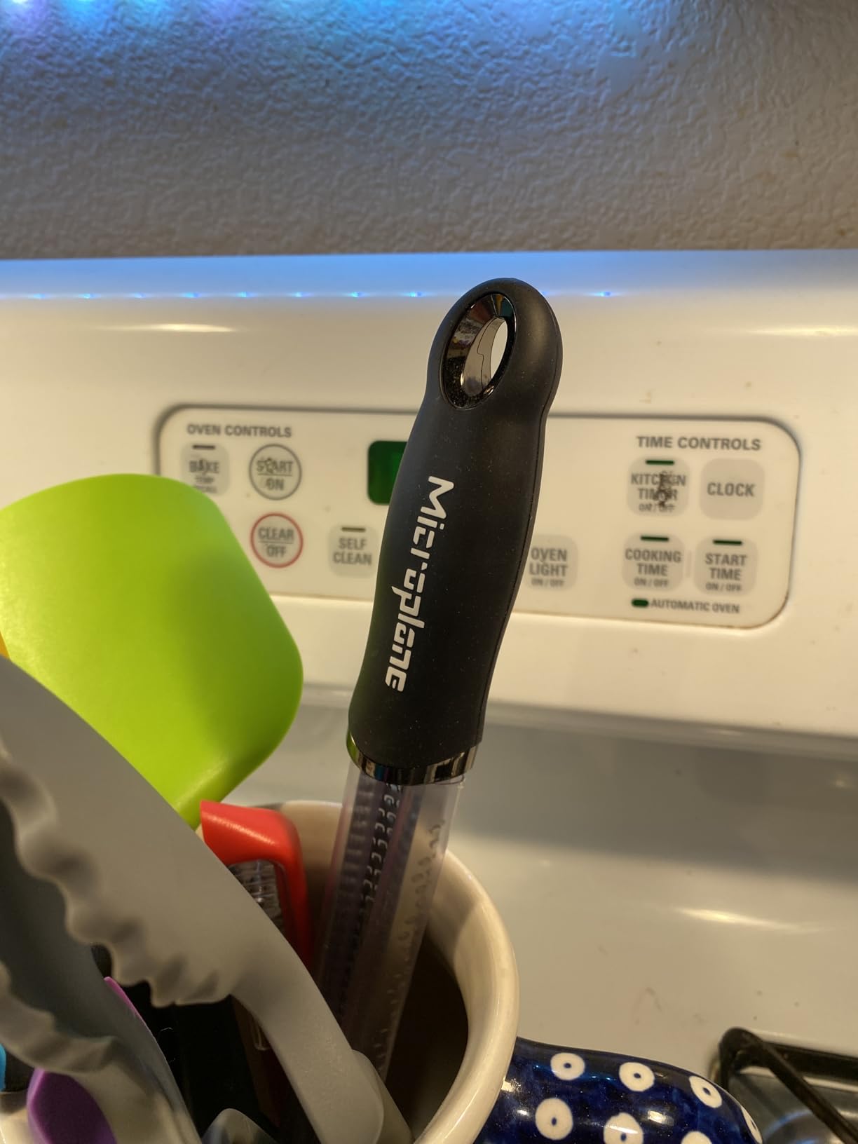 Microplane Premium Classic Series Zester 18/8, Black - Lemon Zester & Cheese Grater & Vegetable Grater - Citrus, Parmesan Cheese, Garlic, Ginger, Nutmeg, Chocolate - Stainless Steel Grater customer photo 1
