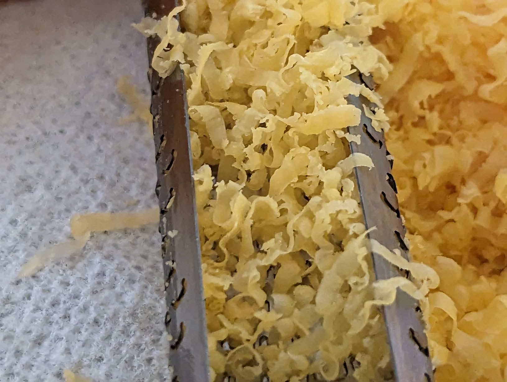 Microplane Premium Classic Series Zester 18/8, Black - Lemon Zester & Cheese Grater & Vegetable Grater - Citrus, Parmesan Cheese, Garlic, Ginger, Nutmeg, Chocolate - Stainless Steel Grater customer photo 2
