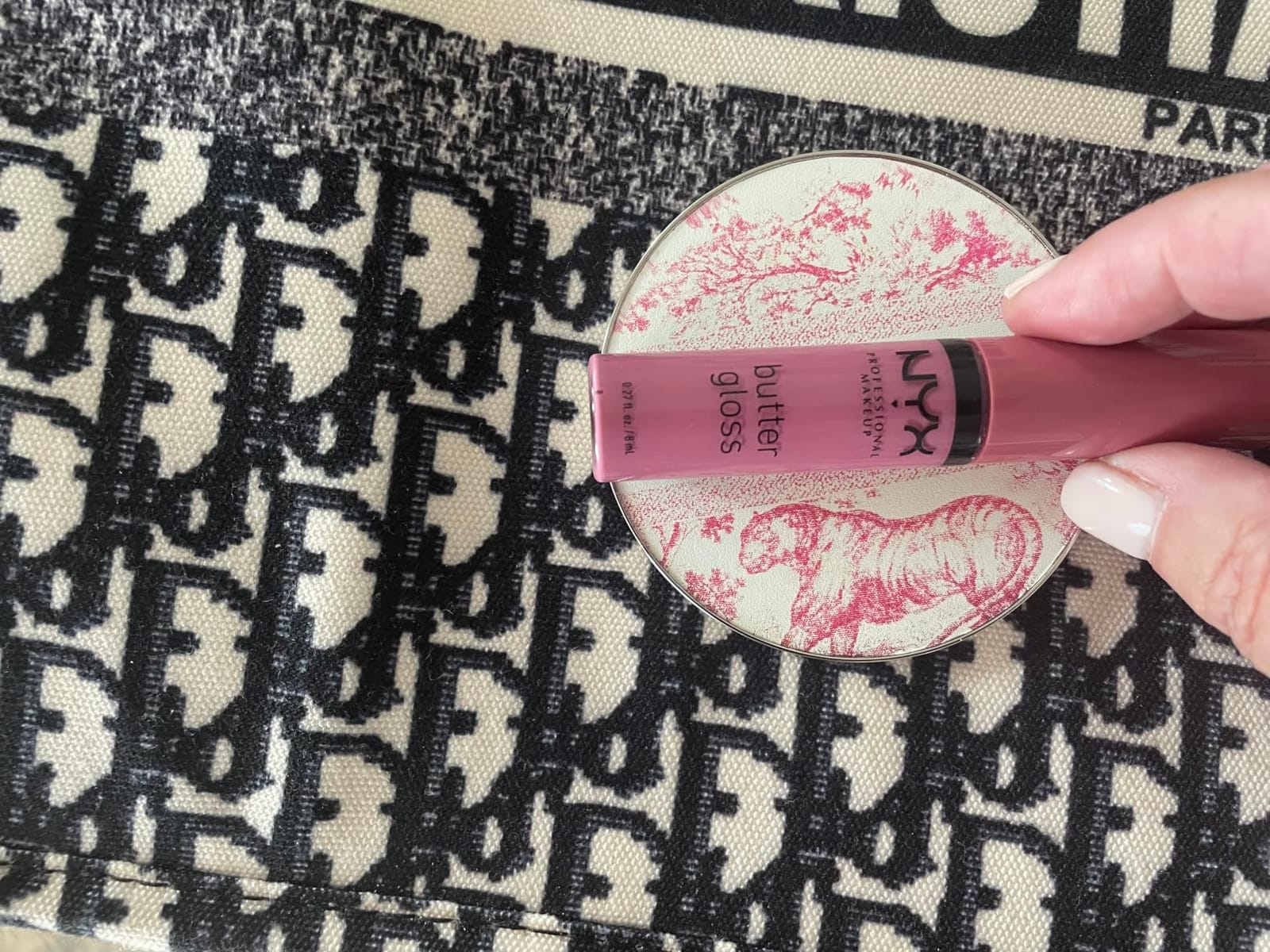 NYX PROFESSIONAL MAKEUP Butter Gloss, Non-Sticky Lip Gloss - Angel Food Cake (True Mauve) customer photo 2