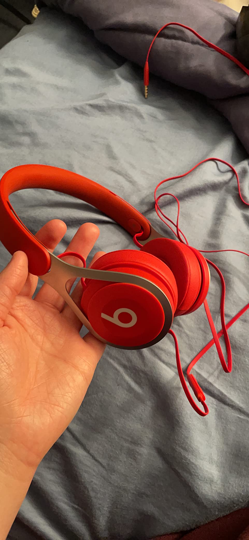 Beats EP Wired On-Ear Headphones - Battery Free for Unlimited Listening, Built in Mic and Controls - Black customer photo 1