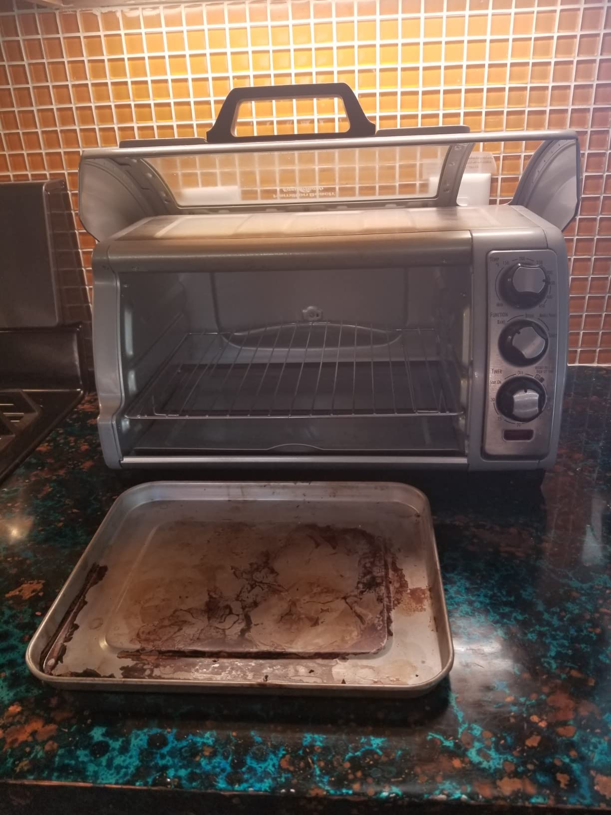 Hamilton Beach Easy Reach 6 Slice Countertop Toaster Oven customer photo 1