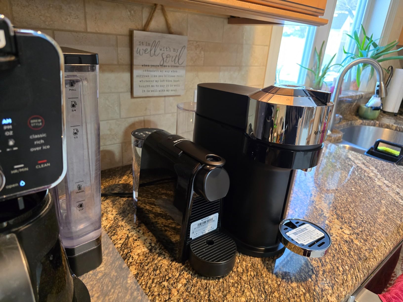 Nespresso Essenza Mini Coffee and Espresso Machine by De'Longhi, 1150 watts, 110ml, Black customer photo 2