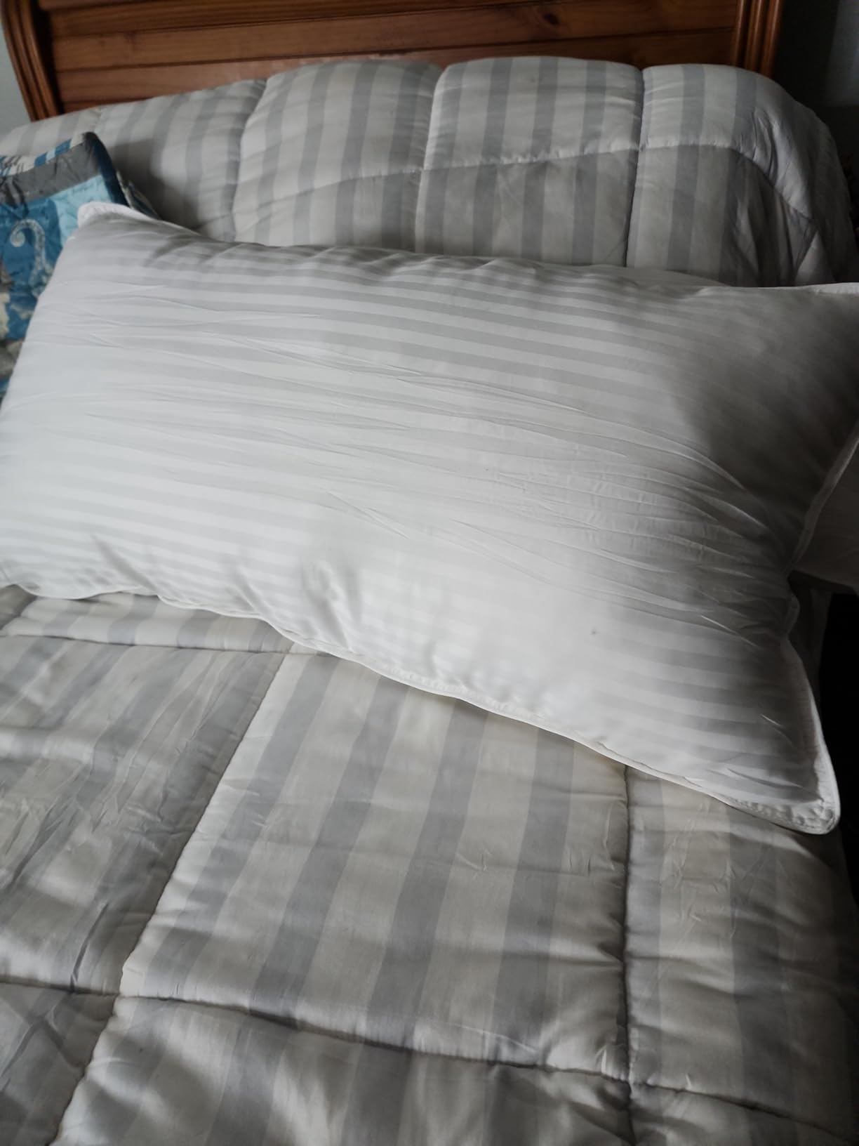 Utopia Bedding Hotel Bed Pillows for Sleeping, Pillows Queen Size Set of 2 customer photo 1