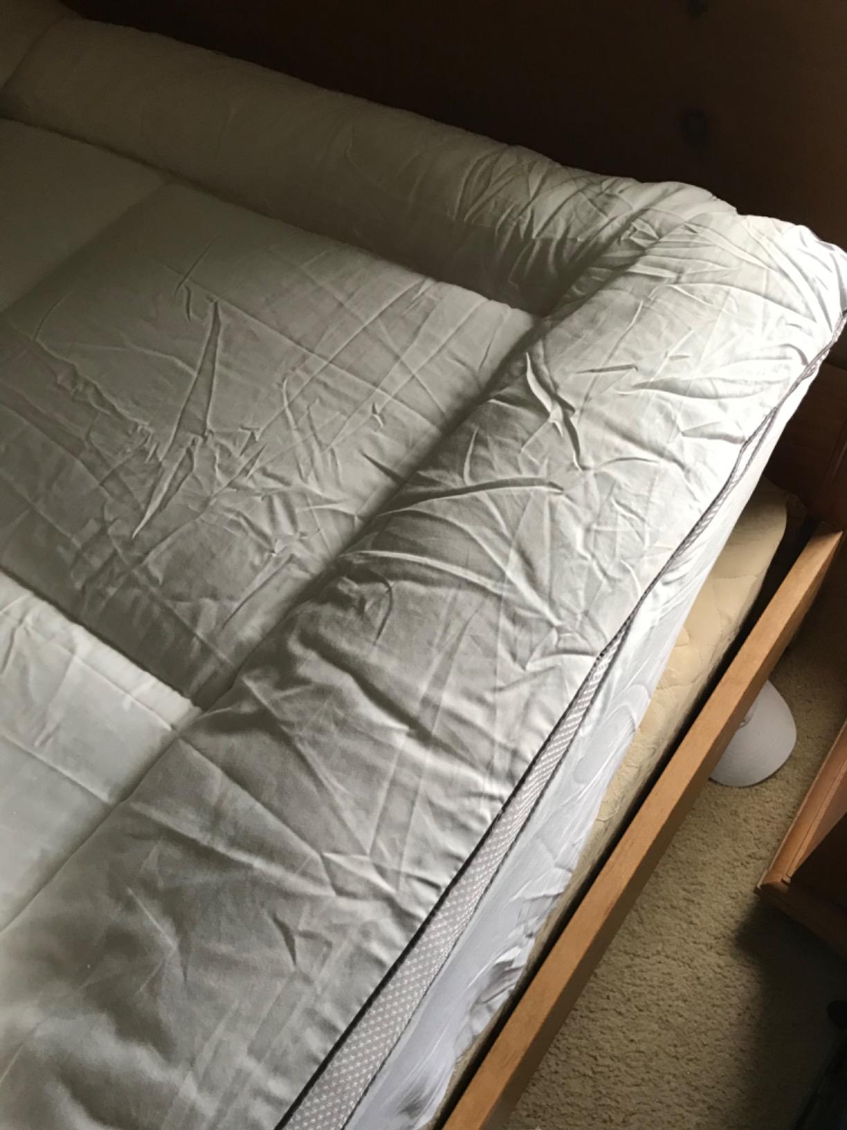 Viscosoft 4 Inch Hybrid Mattress Topper Twin XL - Memory Foam & Pillow Top customer photo 2