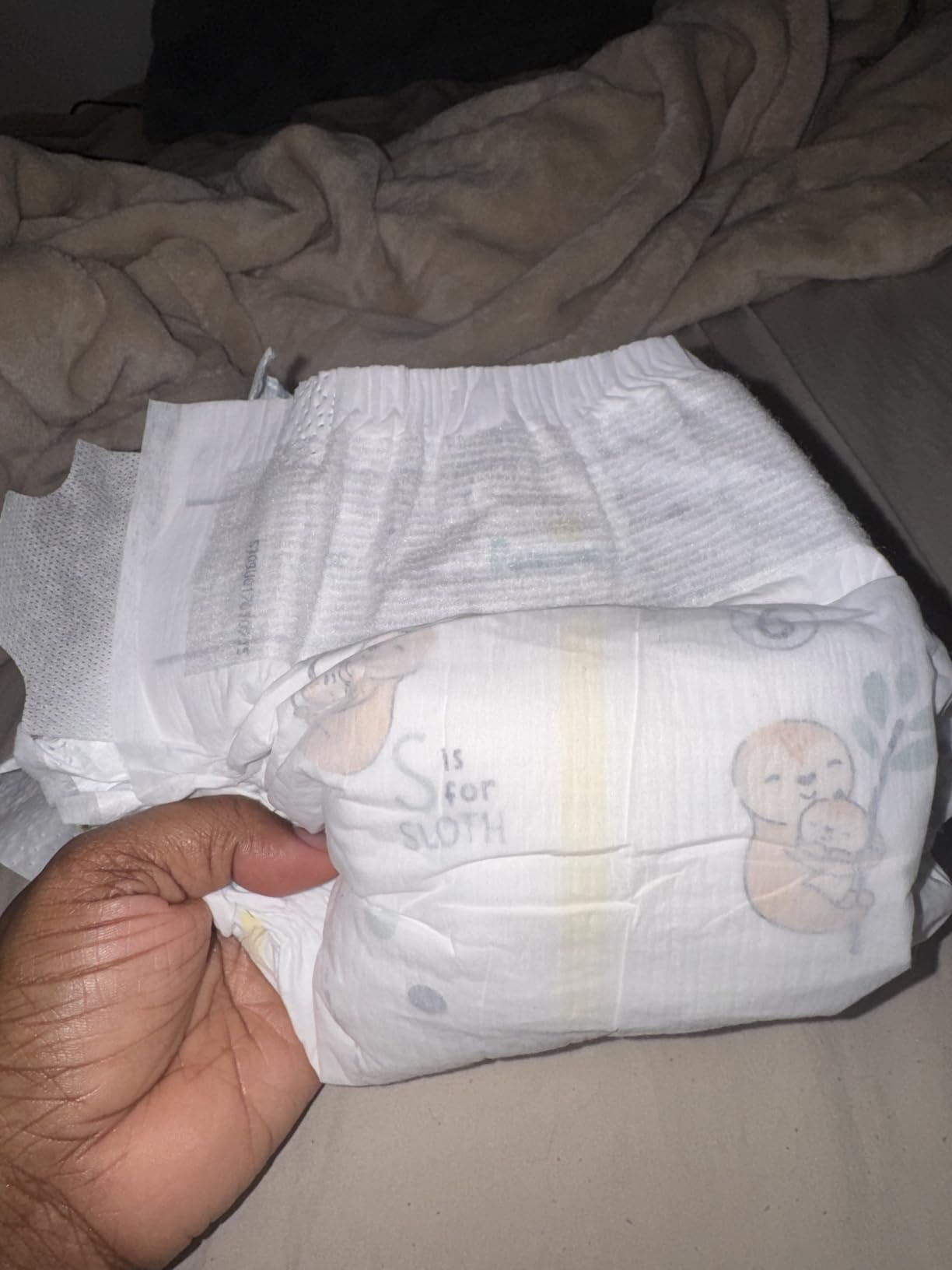 Swaddlers Diapers, Size 5 (20-37 lbs), 104 Count, Fragrance Free, Hypoallergenic, Absorbent, Pediatrician Recommended, Skin Safe customer photo 2