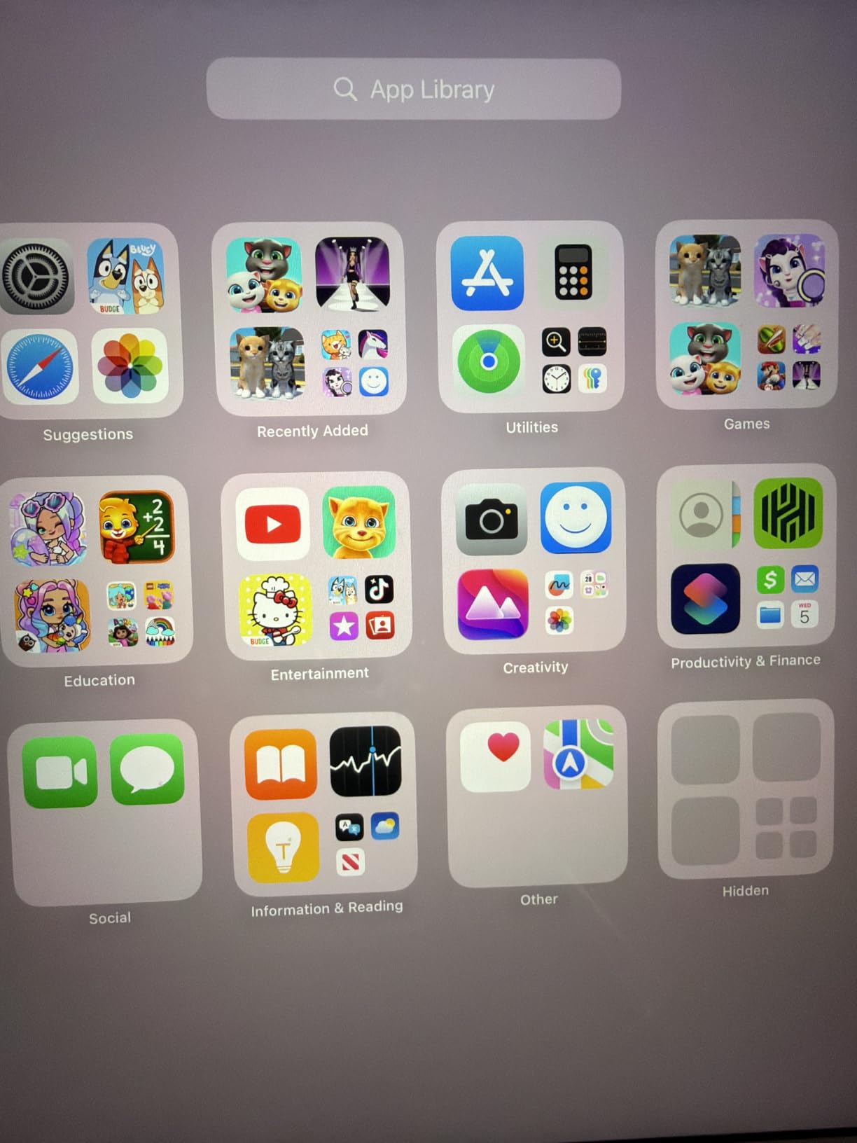 Apple 2019 iPad 7th Gen (10.2-inch, Wi-Fi, 32GB) Silver (Renewed) customer photo 1