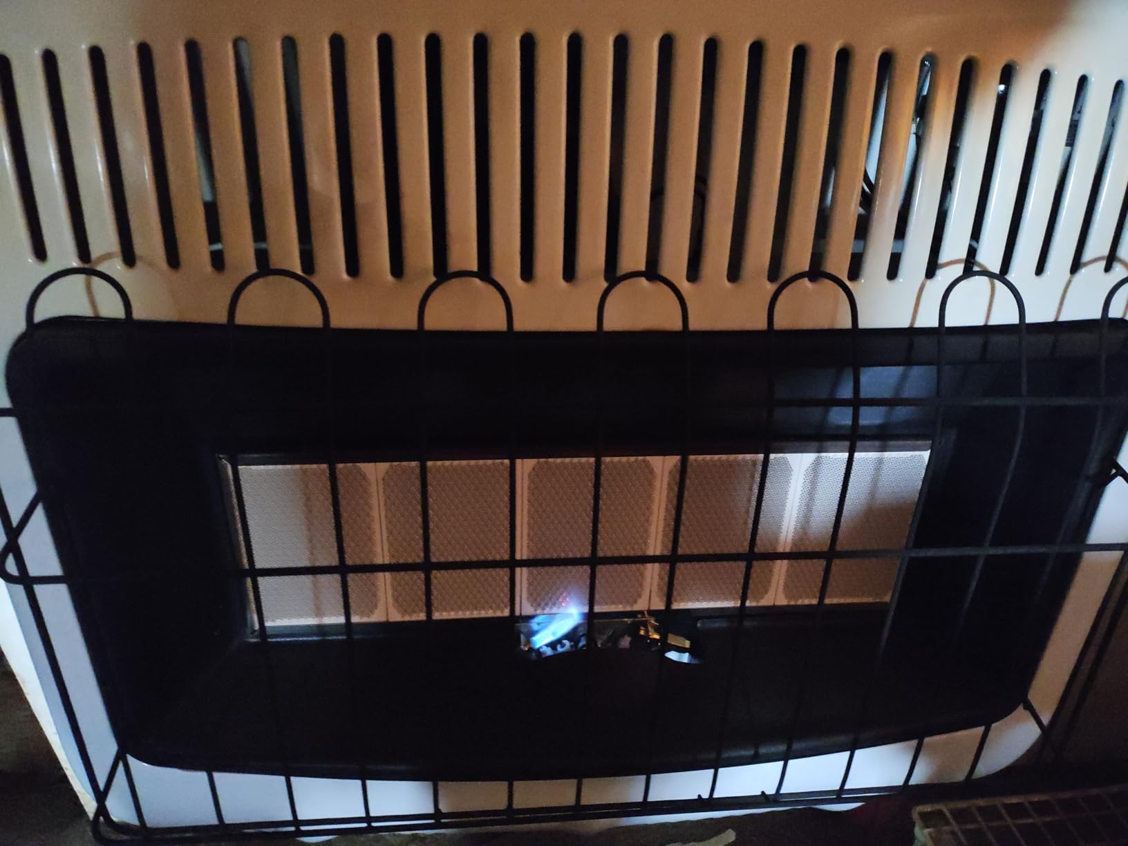 Mr. Heater 30,000 BTU Vent Free Radiant Dual Fuel Heater customer photo 1
