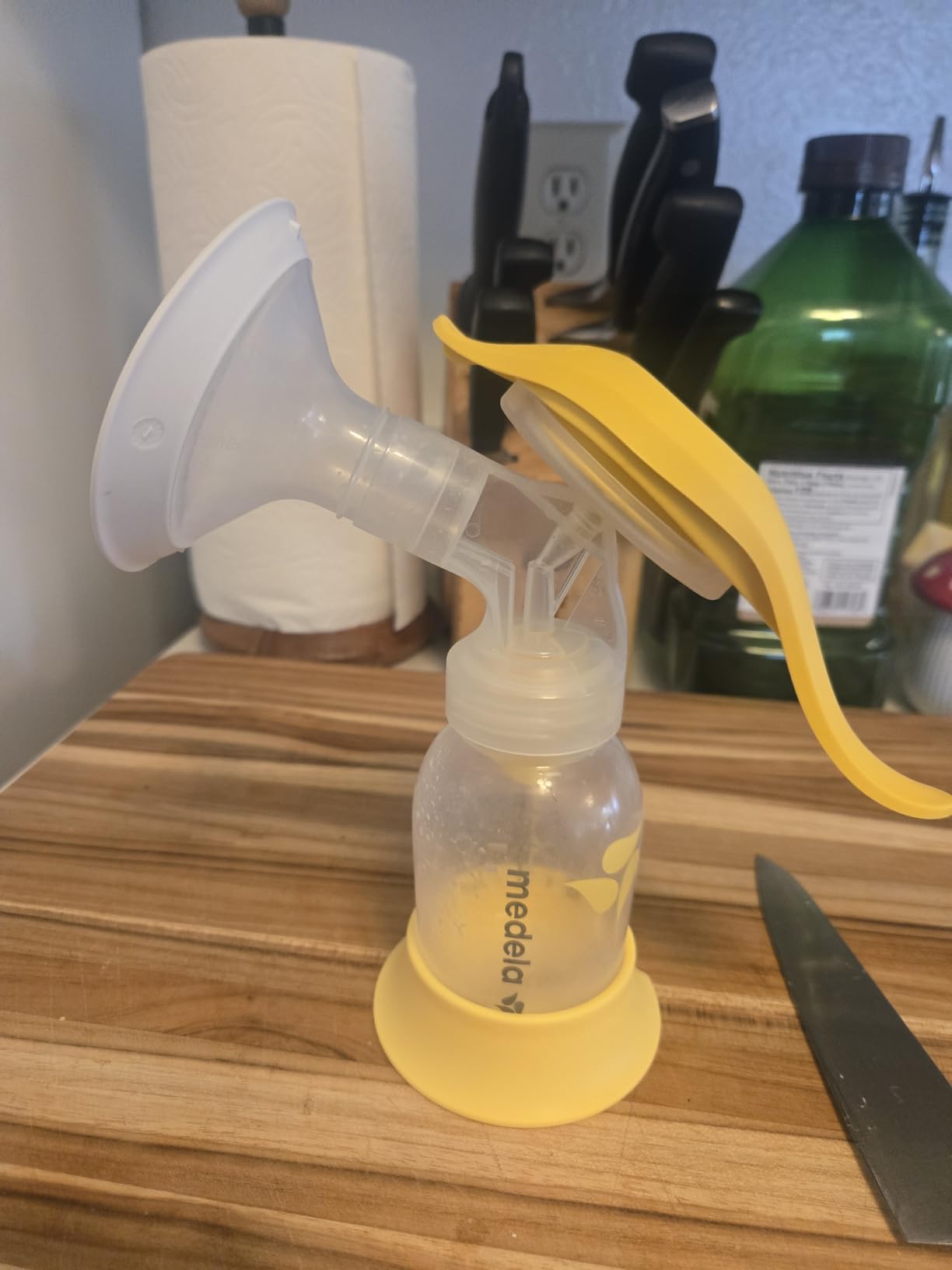 Medela Harmony Manual Breast Pump, On-the-Go, More Milk Output customer photo 1